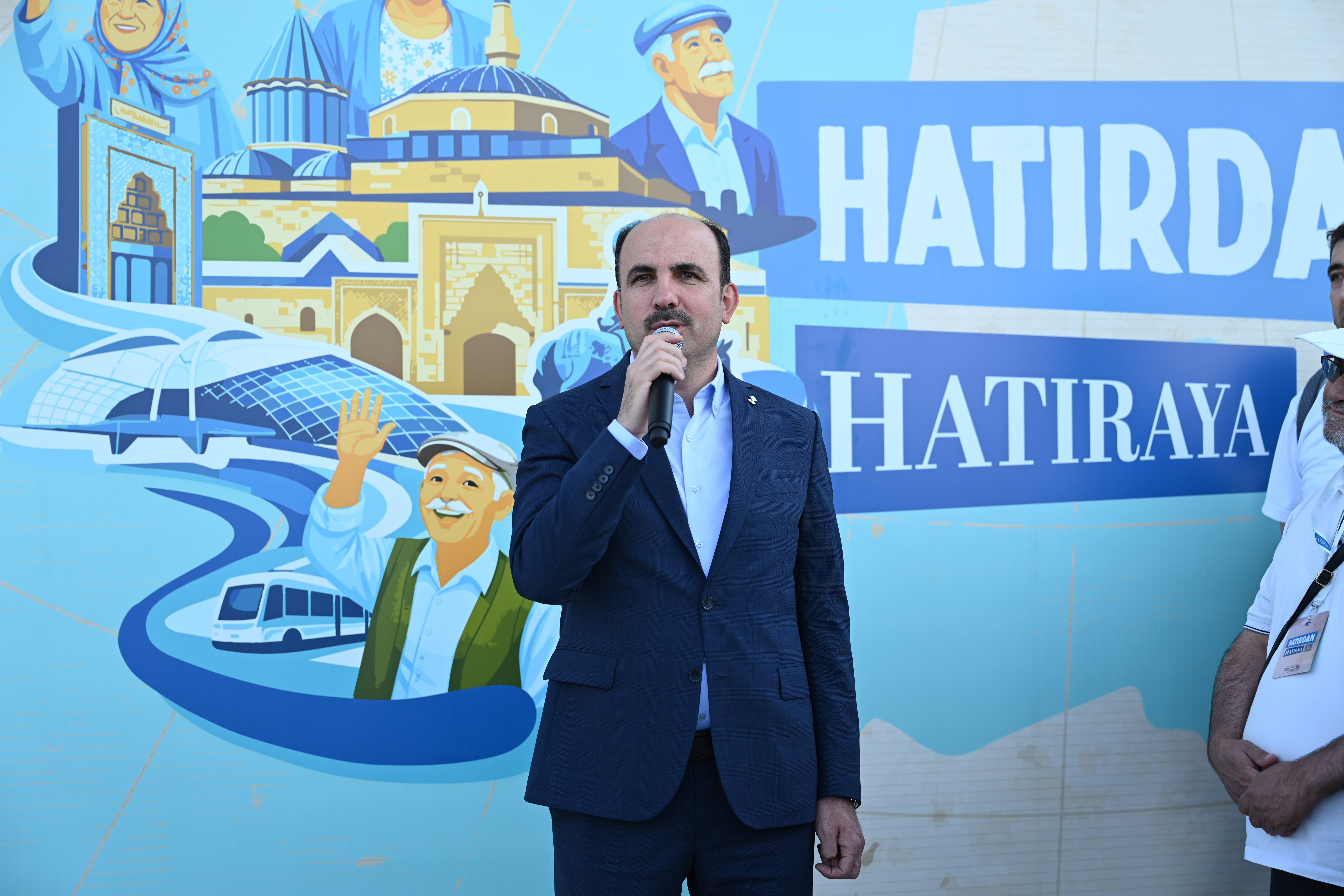 HATIRDAN HATIRAYA KÜLTÜR TURLARINA KATILAN EMEKLİLERLE BULUŞAN BAŞKAN ALTAY: “İYİ Kİ KONYA’DA YAŞIYORUZ, İYİ Kİ SİZLERE HİZMET EDİYORUZ”