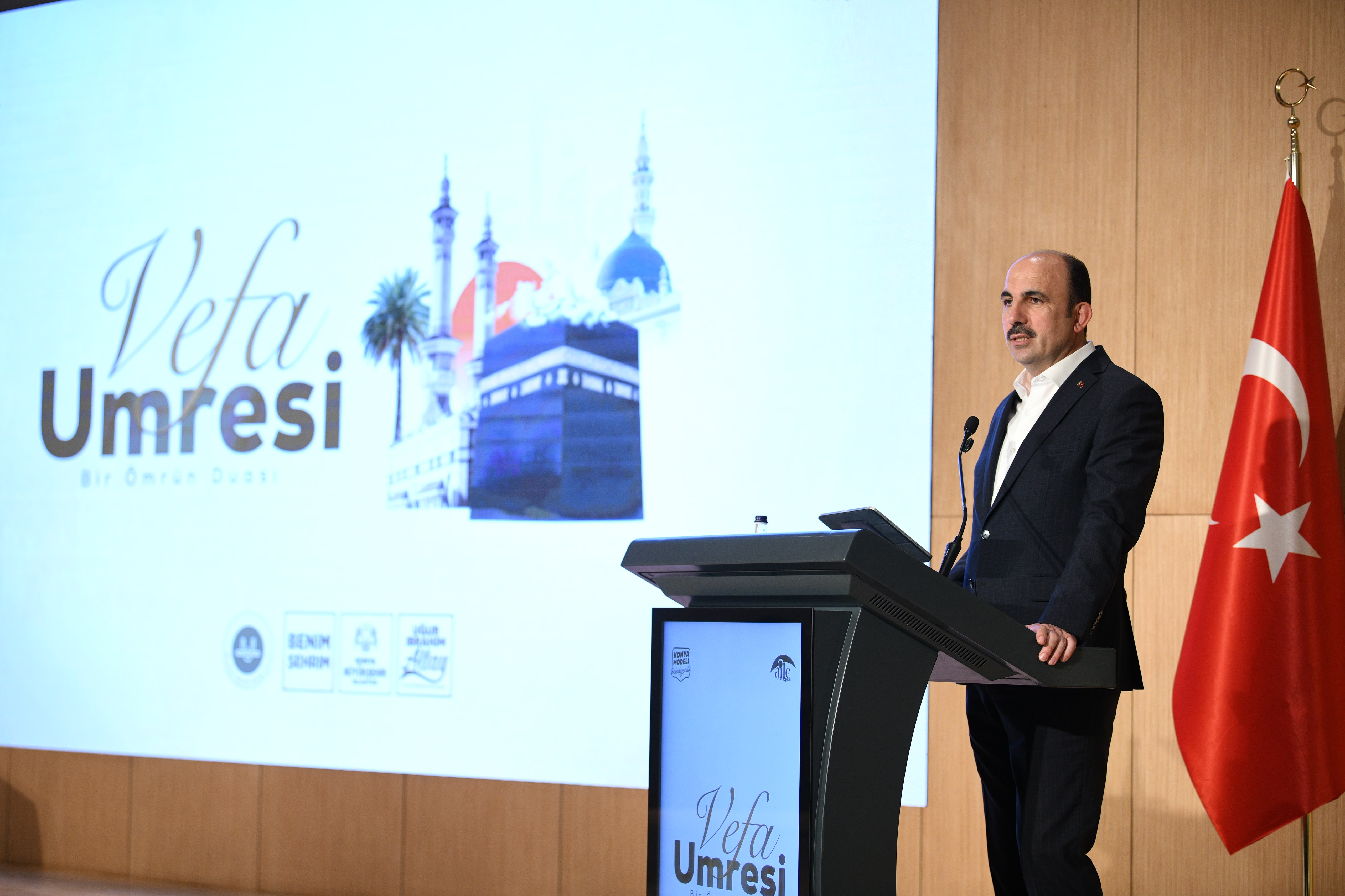 BAŞKAN ALTAY “VEFA UMRESİ” İKİNCİ KAFİLESİNİN KURA ÇEKİLİŞİNE KATILARAK KONYALILARIN HEYECANINA ORTAK OLDU