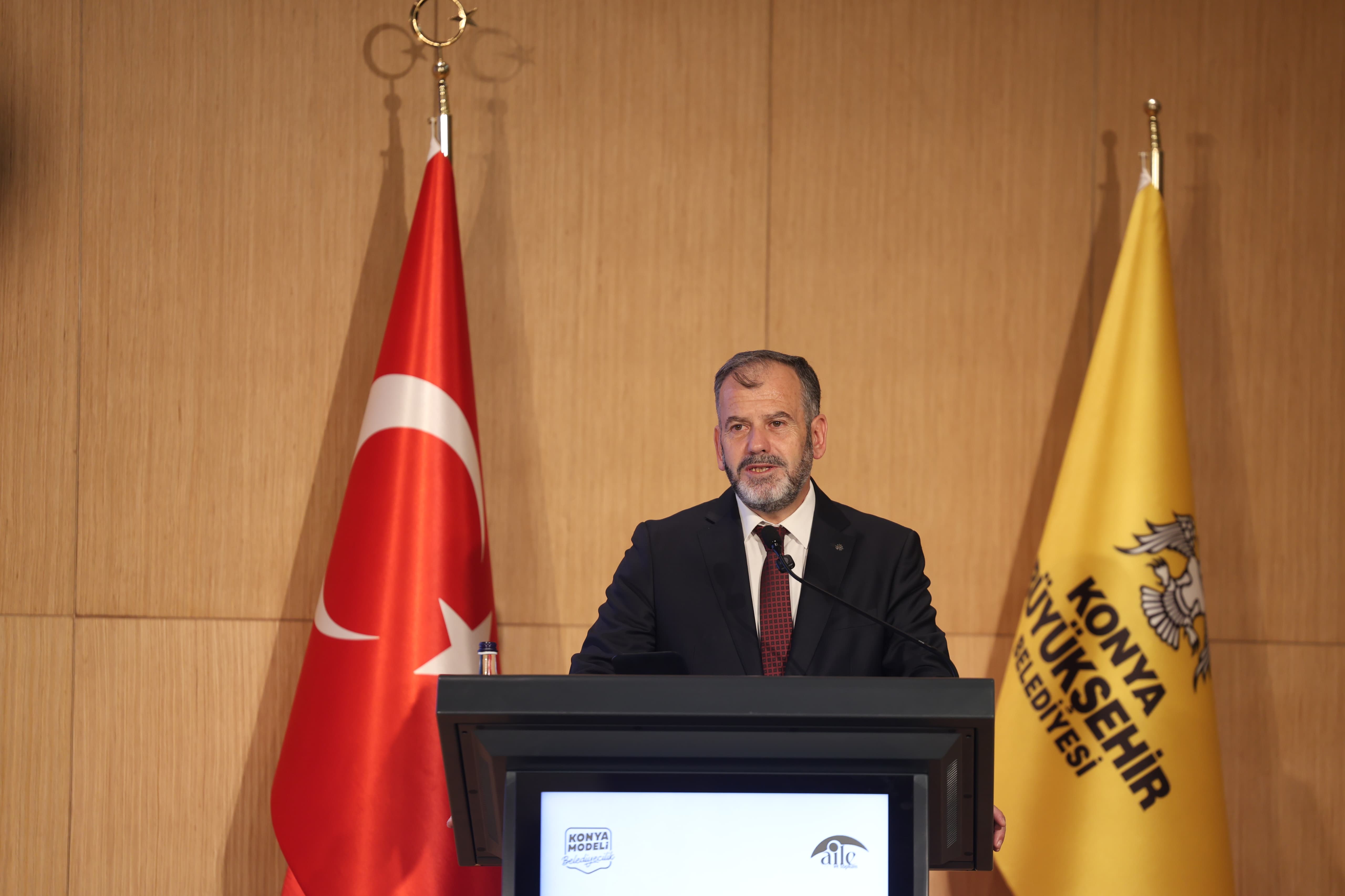 BAŞKAN ALTAY “VEFA UMRESİ” İKİNCİ KAFİLESİNİN KURA ÇEKİLİŞİNE KATILARAK KONYALILARIN HEYECANINA ORTAK OLDU