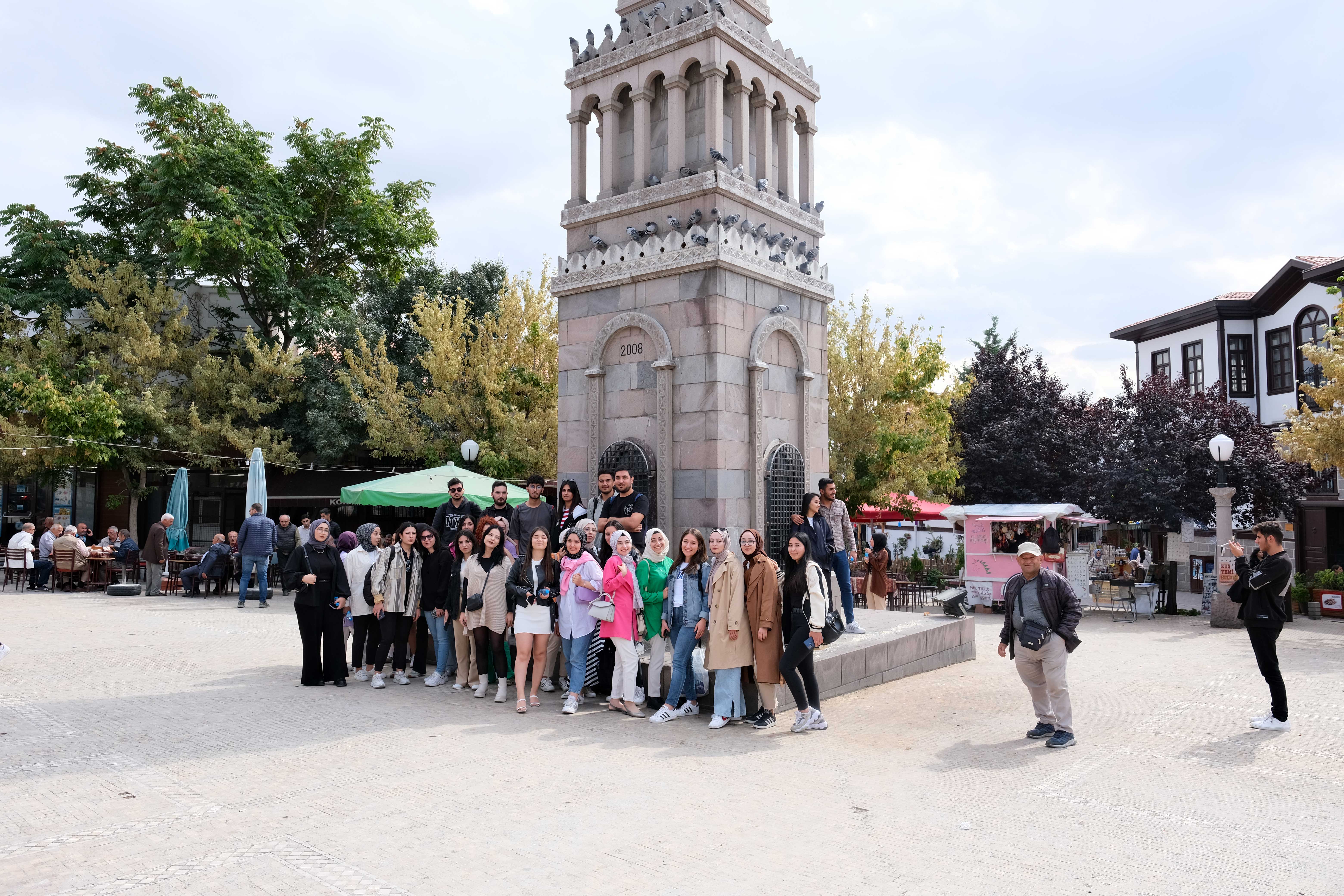 BAŞKAN ALTAY: “KONYA'YI TERCİH EDECEK GENÇLERİMİZİ HEM KALİTELİ BİR EĞİTİM HEM DE UNUTAMAYACAKLARI BİR ÜNİVERSİTE HAYATI BEKLİYOR”