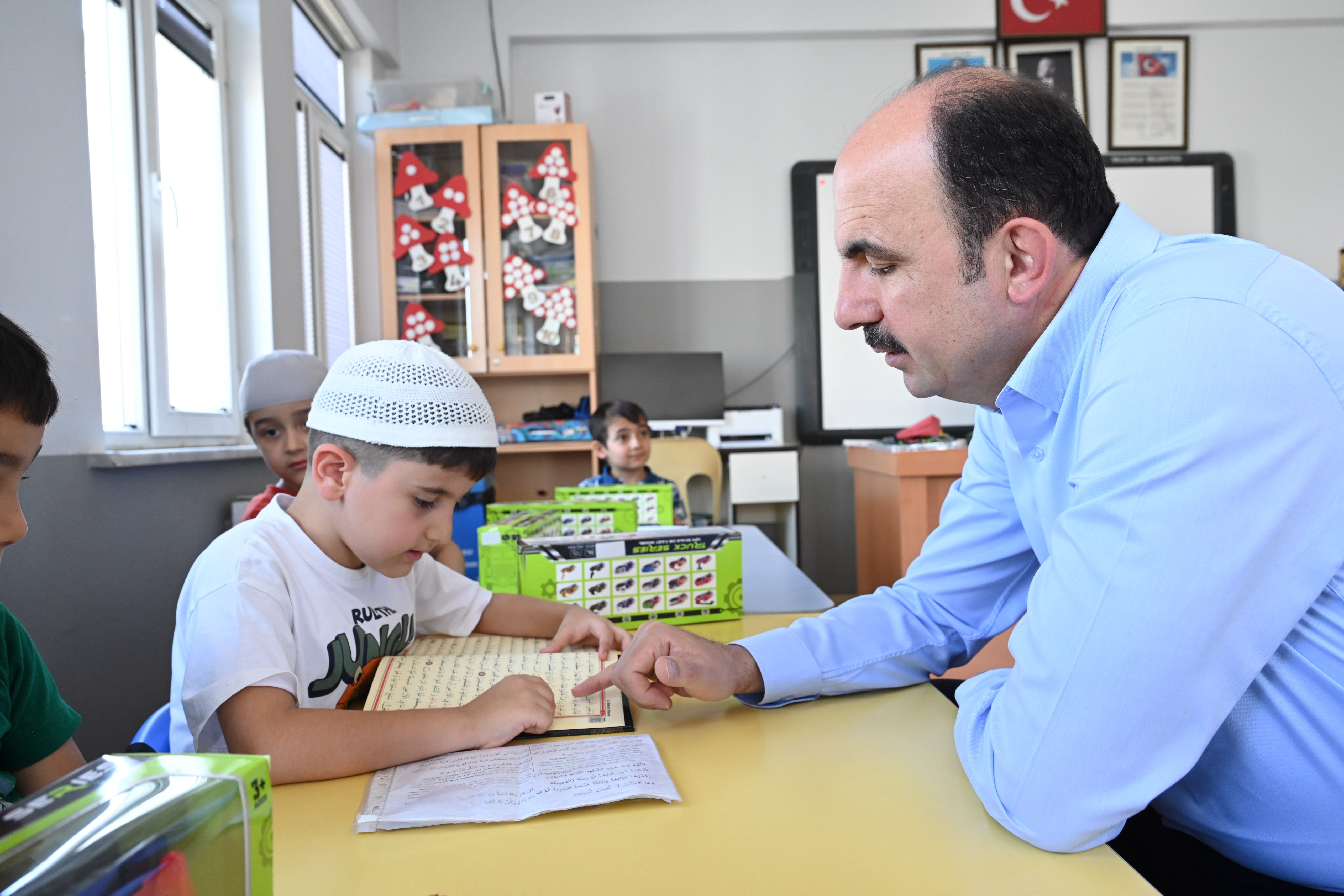 BAŞKAN ALTAY, HALİT EROĞLU KUR’AN KURSU’NDA ÖĞRENCİLERLE BİR ARAYA GELDİ