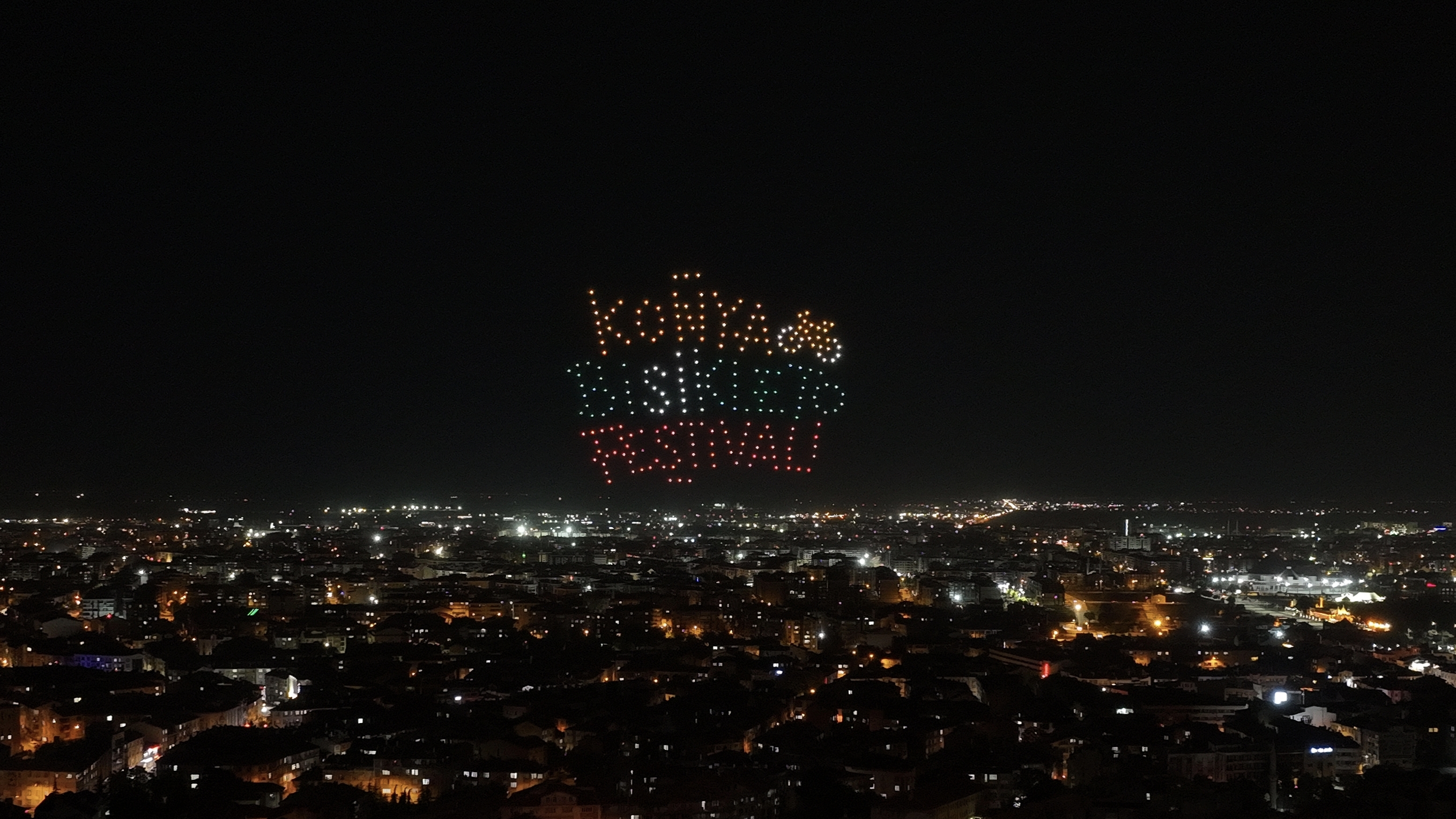 TAŞ BİNA’DA “KONYA BİSİKLET FESTİVALİ” TEMALI VİDEO MAPPİNG VE DRONE GÖSTERİSİ YAPILDI