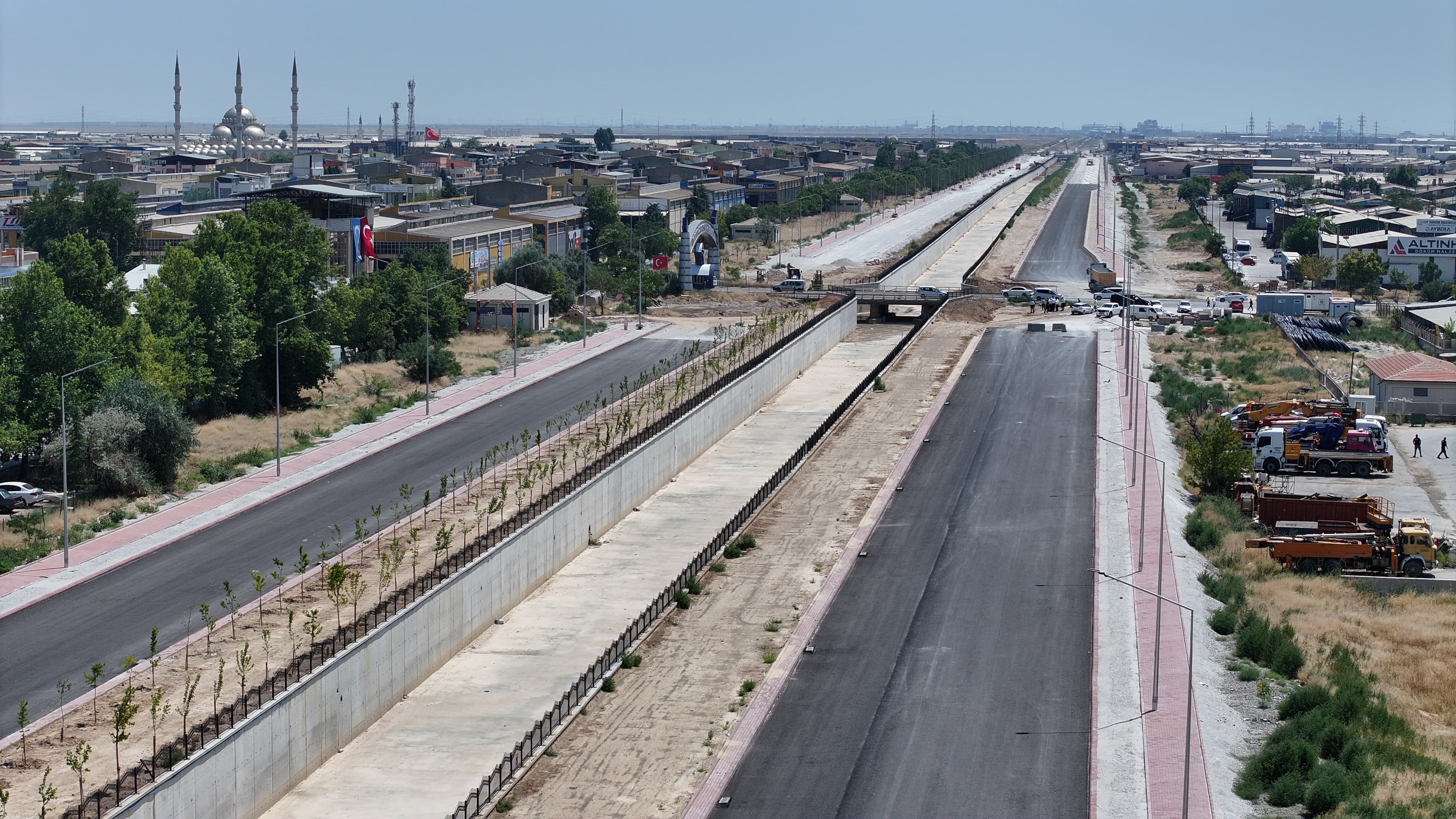 BAŞKAN ALTAY, KEÇİLİ KANALI ISLAH ÇALIŞMASI VE MURAT KURUM CADDESİ’NDE İNCELEMELERDE BULUNDU
