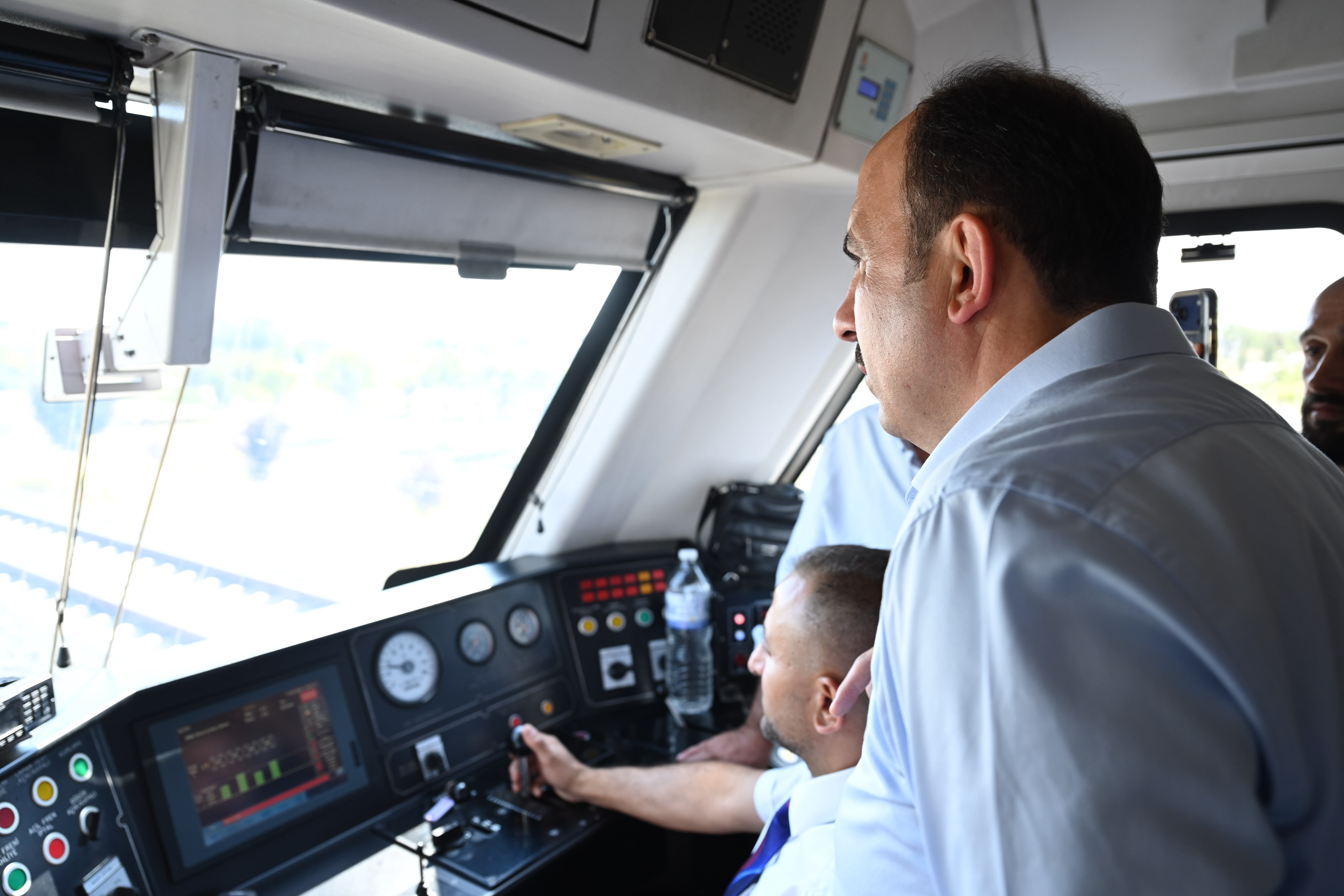 BAŞKAN ALTAY BASIN MENSUPLARIYLA BİRLİKTE RAYLI SİSTEM PROJELERİNİ İNCELEDİ