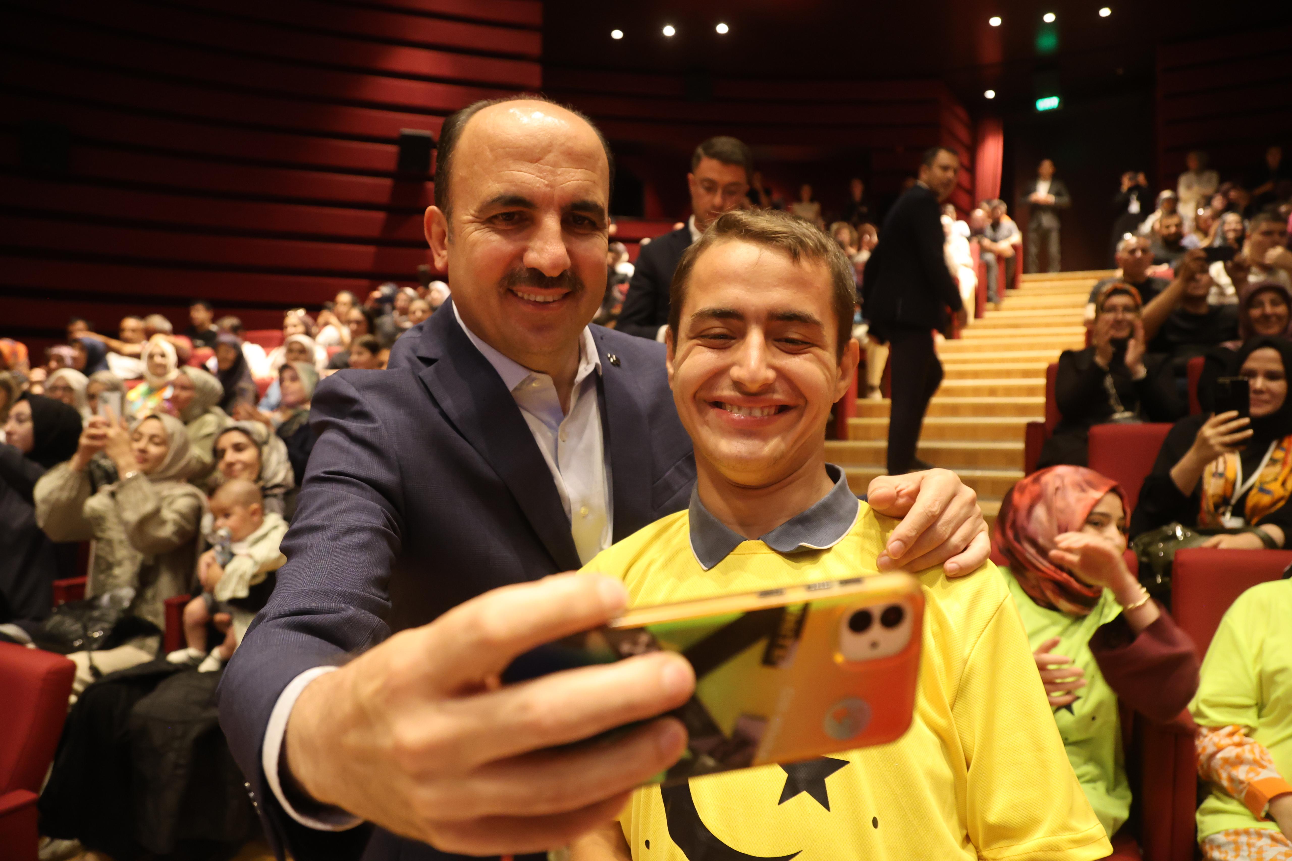 BAŞKAN ALTAY, “EN ÖZEL KOMEK’Lİ” ÖĞRENCİLERİN HEYECANINA EŞLİK ETTİ
