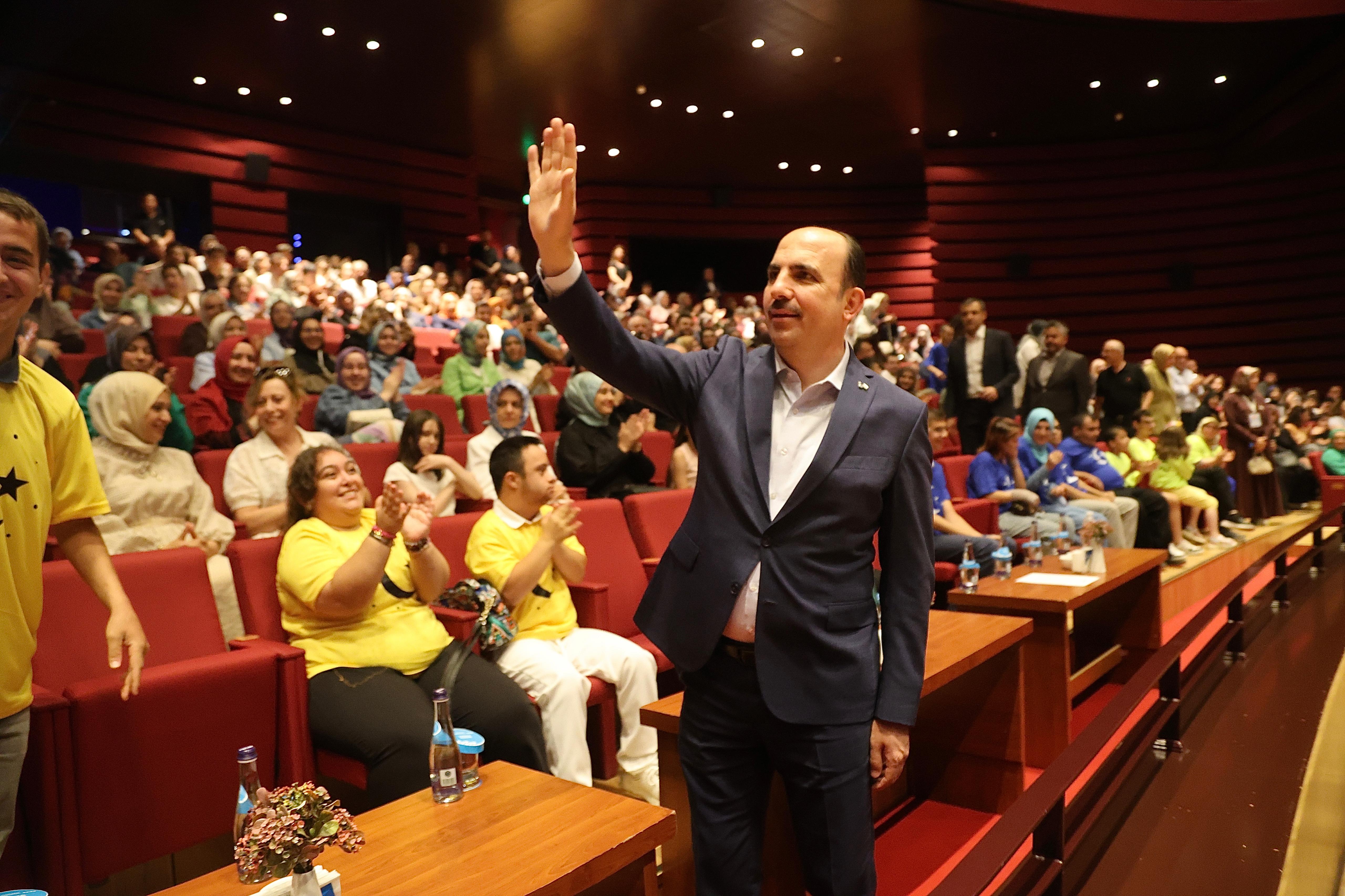 BAŞKAN ALTAY, “EN ÖZEL KOMEK’Lİ” ÖĞRENCİLERİN HEYECANINA EŞLİK ETTİ