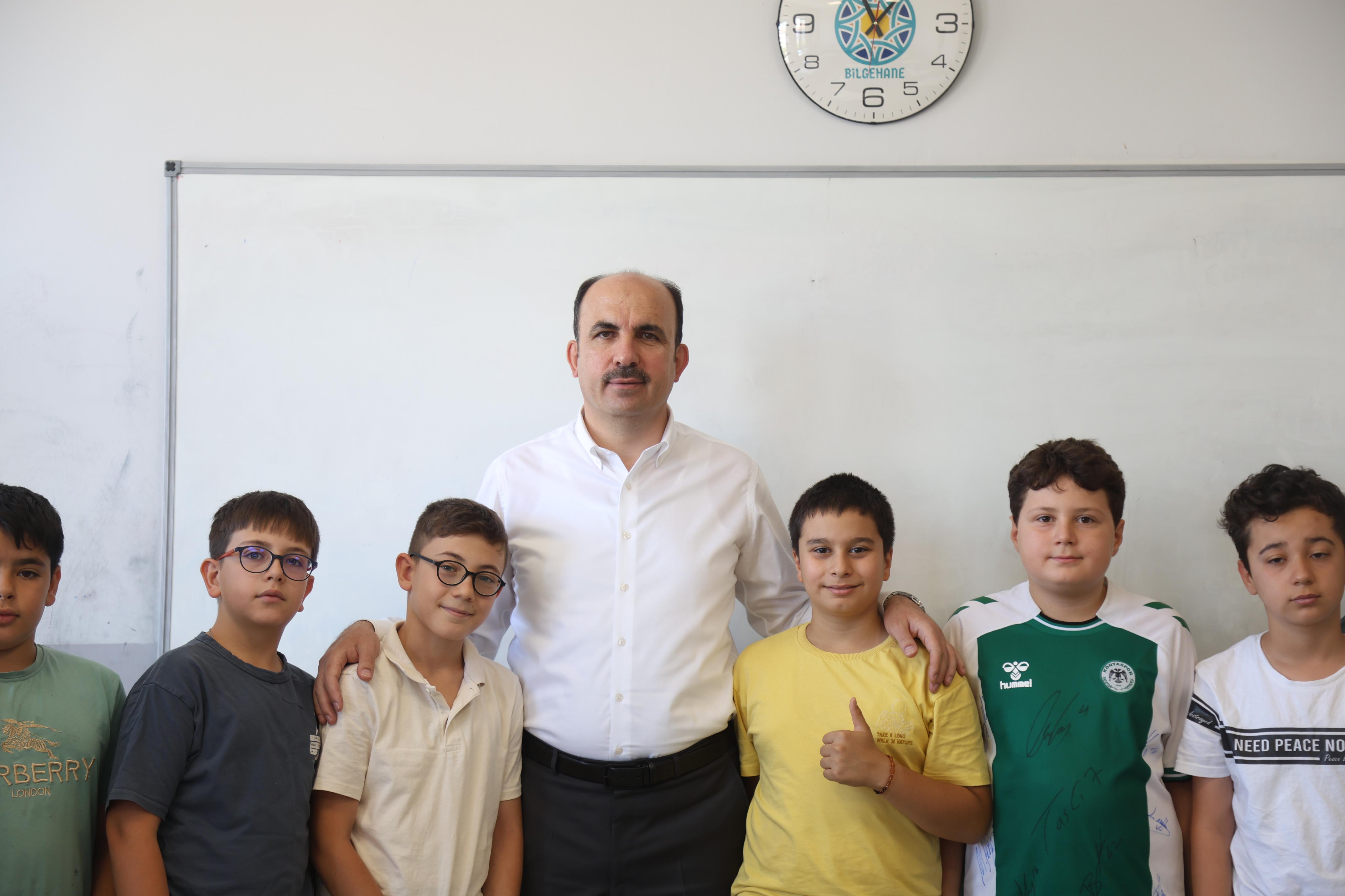 BAŞKAN ALTAY BİLGEHANE VE YAZ KUR’AN KURSU’NDA EĞİTİM GÖREN ÖĞRENCİLERLE BULUŞTU