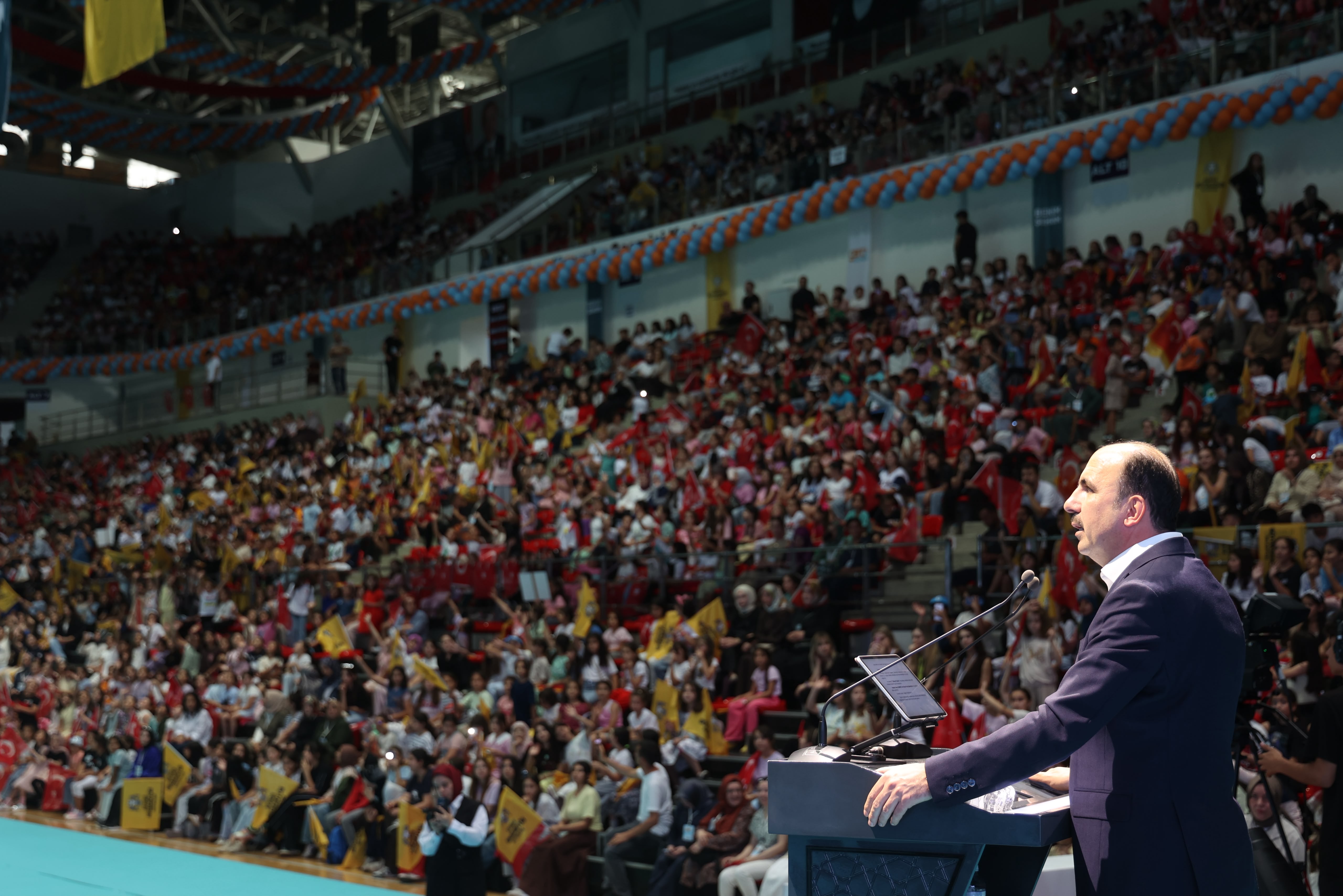 BAŞKAN ALTAY, GENÇ KOMEK YAZ OKULU’NUN MUHTEŞEM KAPANIŞ PROGRAMINA KATILDI