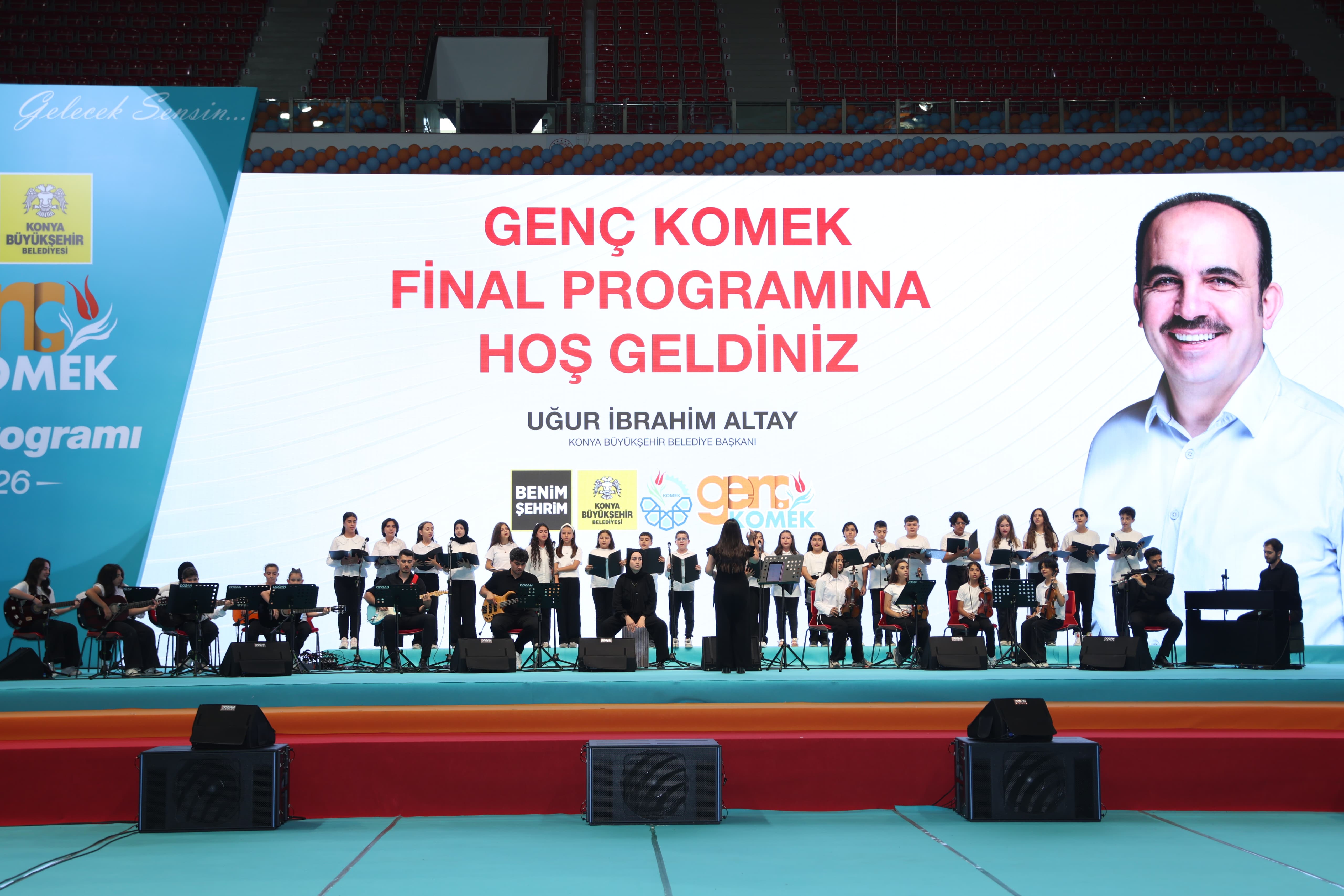 BAŞKAN ALTAY, GENÇ KOMEK YAZ OKULU’NUN MUHTEŞEM KAPANIŞ PROGRAMINA KATILDI