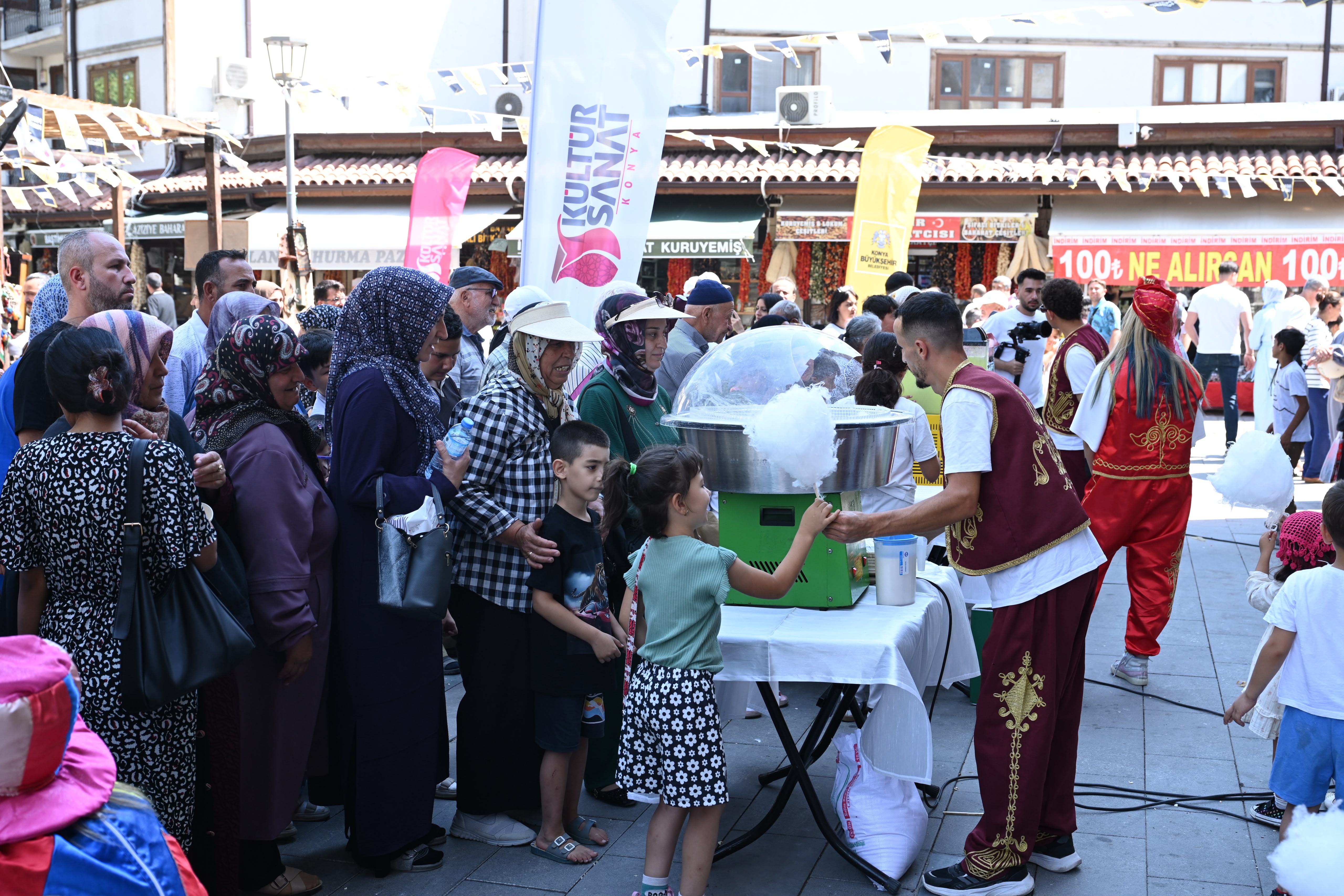KONYA’DA “TARİHİ ÇARŞILAR ALIŞVERİŞ GÜNLERİ” BAŞLADI