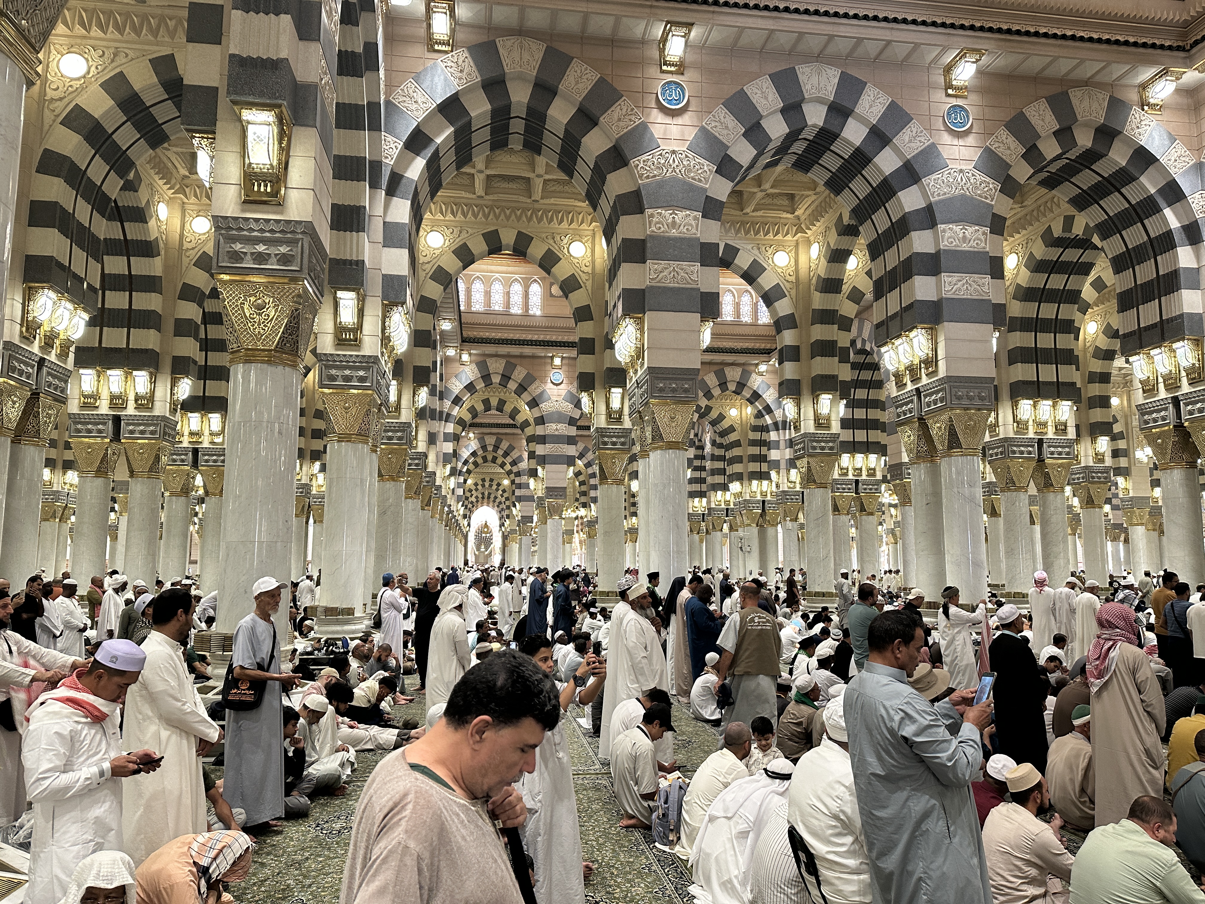 KONYA BÜYÜKŞEHİR’İN UMRE ÖDÜLLÜ SİYER YARIŞMASI’NIN İLK KAFİLESİ KUTSAL TOPRAKLARDAN DÖNDÜ
