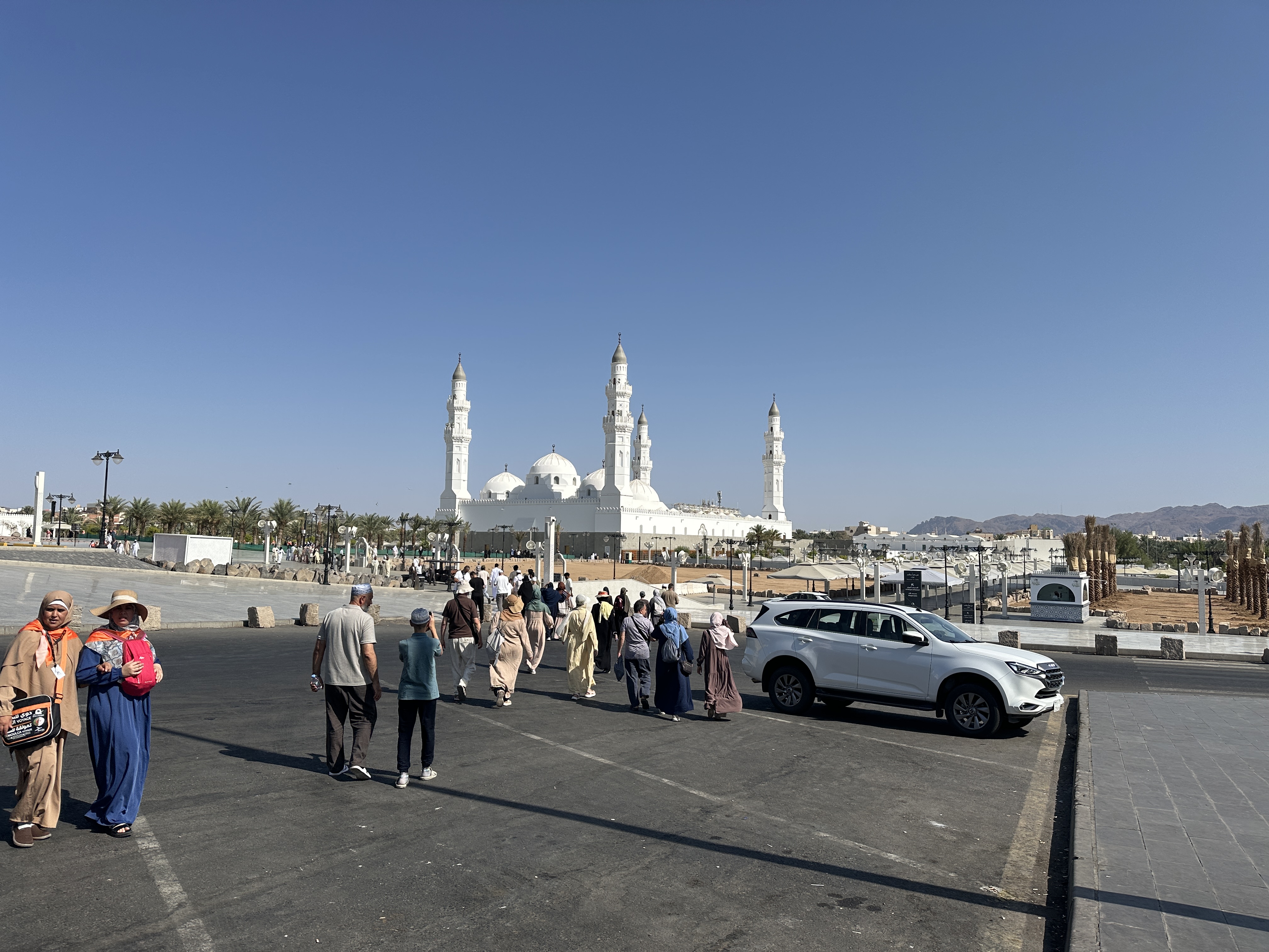 KONYA BÜYÜKŞEHİR’İN UMRE ÖDÜLLÜ SİYER YARIŞMASI’NIN İLK KAFİLESİ KUTSAL TOPRAKLARDAN DÖNDÜ