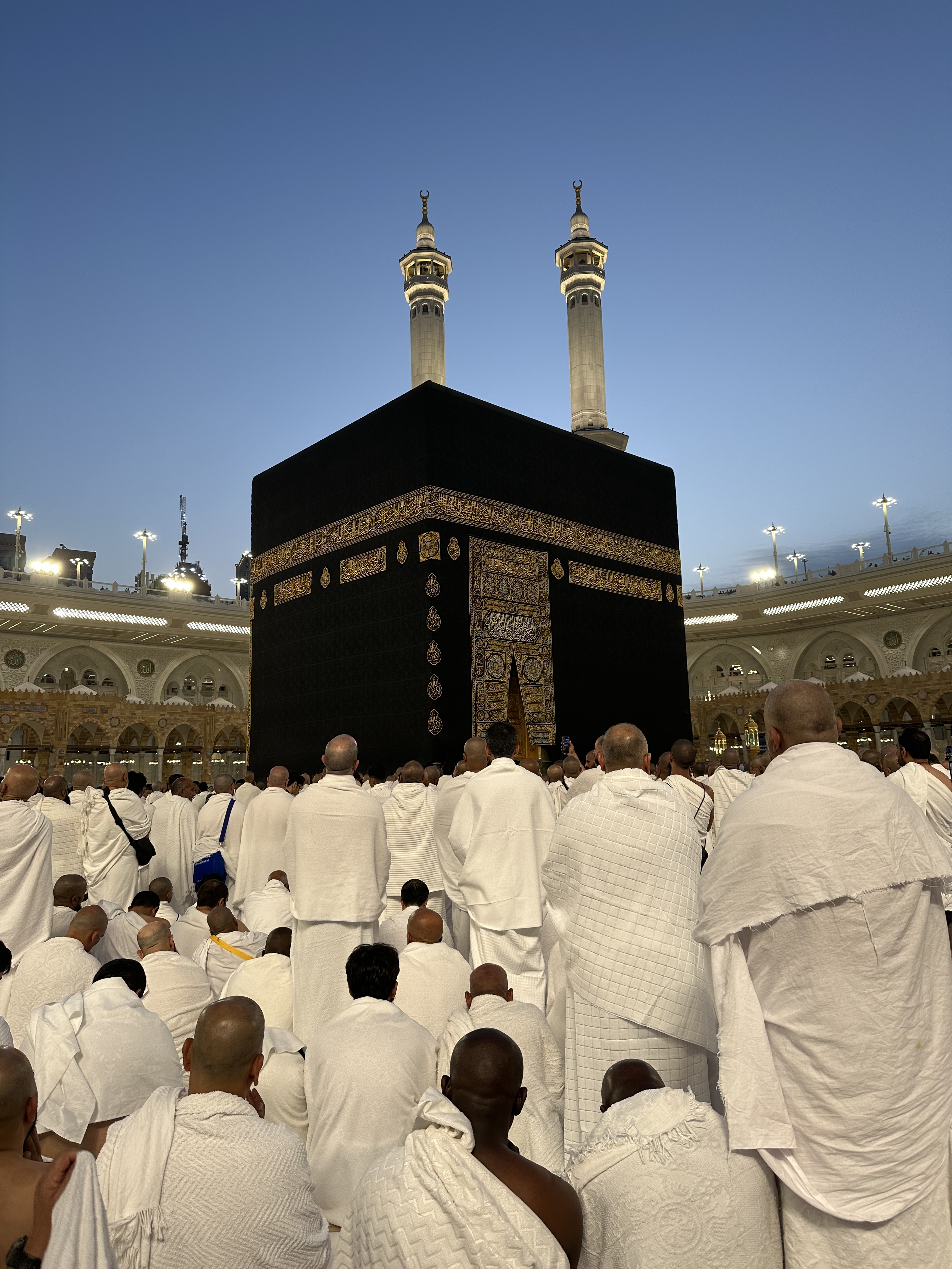 KONYA BÜYÜKŞEHİR’İN UMRE ÖDÜLLÜ SİYER YARIŞMASI’NIN İLK KAFİLESİ KUTSAL TOPRAKLARDAN DÖNDÜ