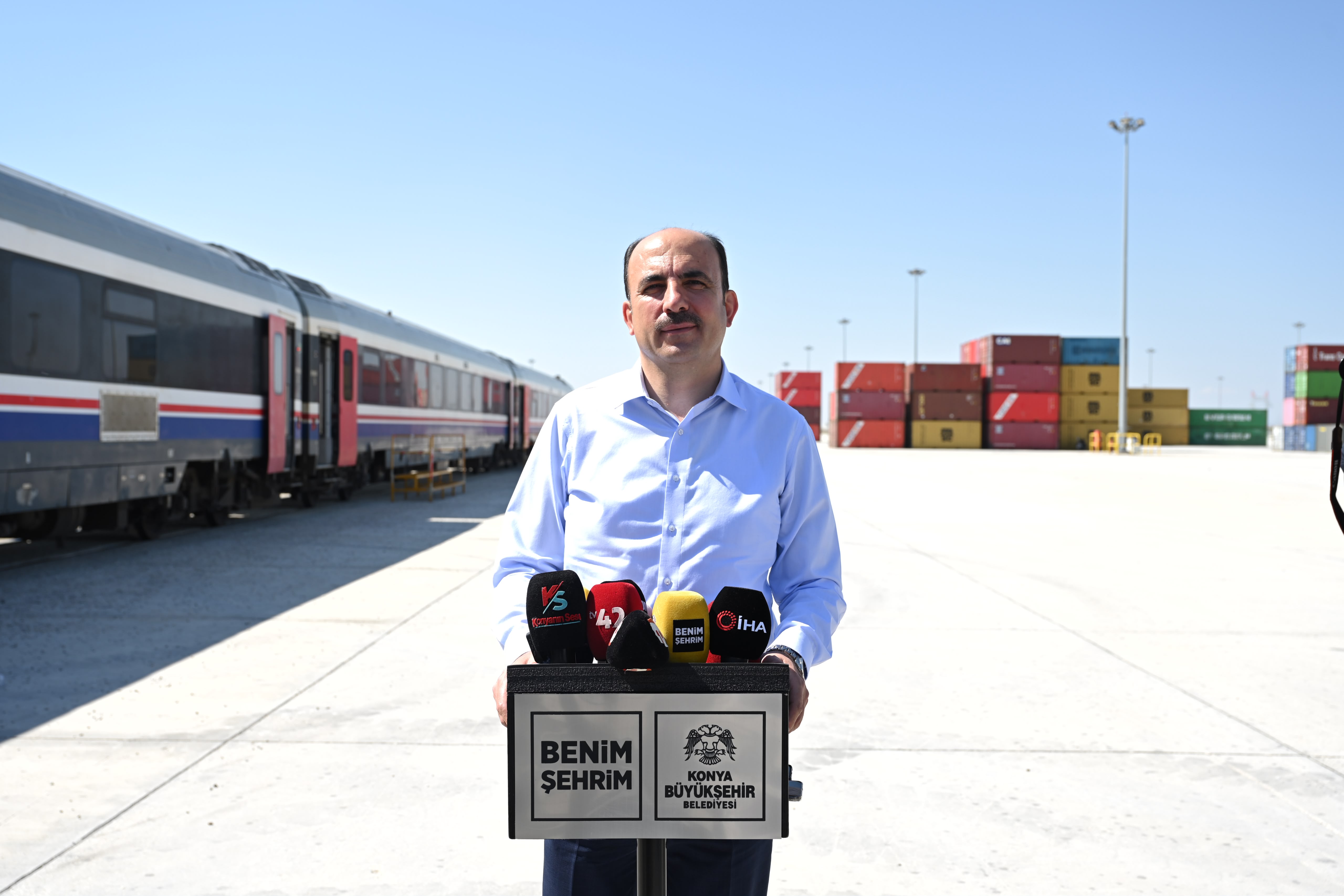BAŞKAN ALTAY, KONYA BANLİYÖ HATTINA 4 SET, TOPLAM 16 ARAÇ ALIMI İÇİN İHALE SÜRECİNİN BAŞLADIĞINI DUYURDU