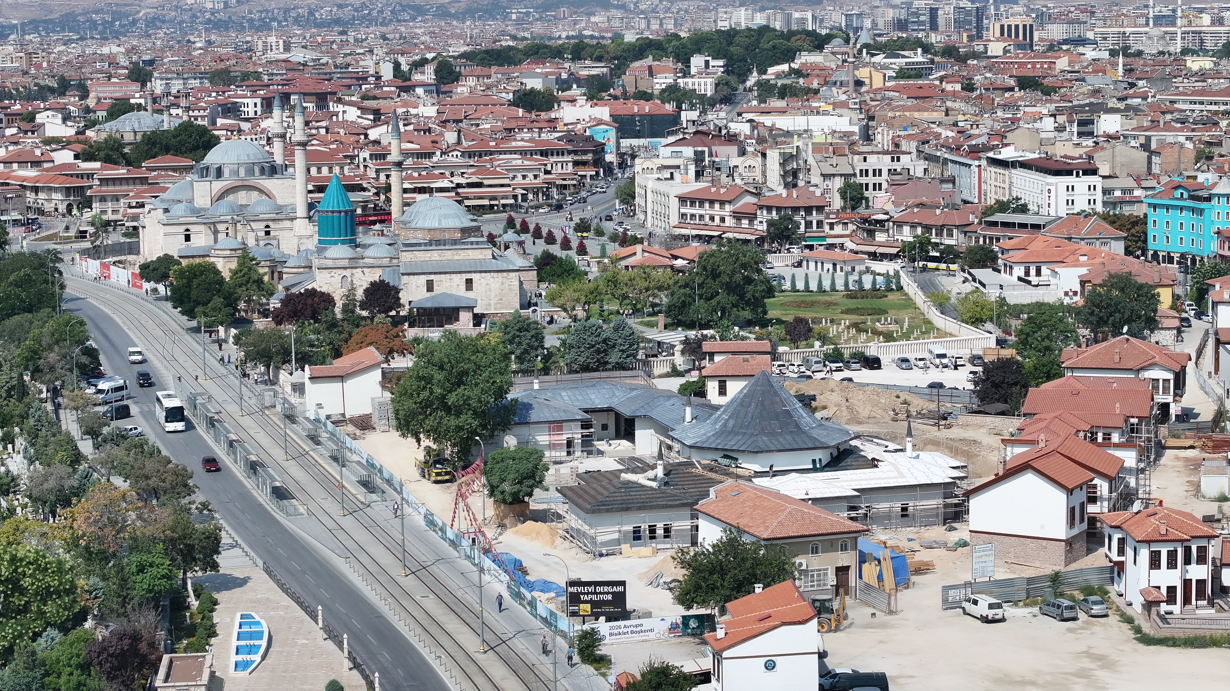 MEVLEVİ DERGAHI İNŞAATINI İNCELEYEN BAŞKAN ALTAY: “BÜYÜK BİR DÖNÜŞÜMÜ TÜRKİYE'YE ÖRNEK ŞEKİLDE YÜRÜTÜYORUZ”