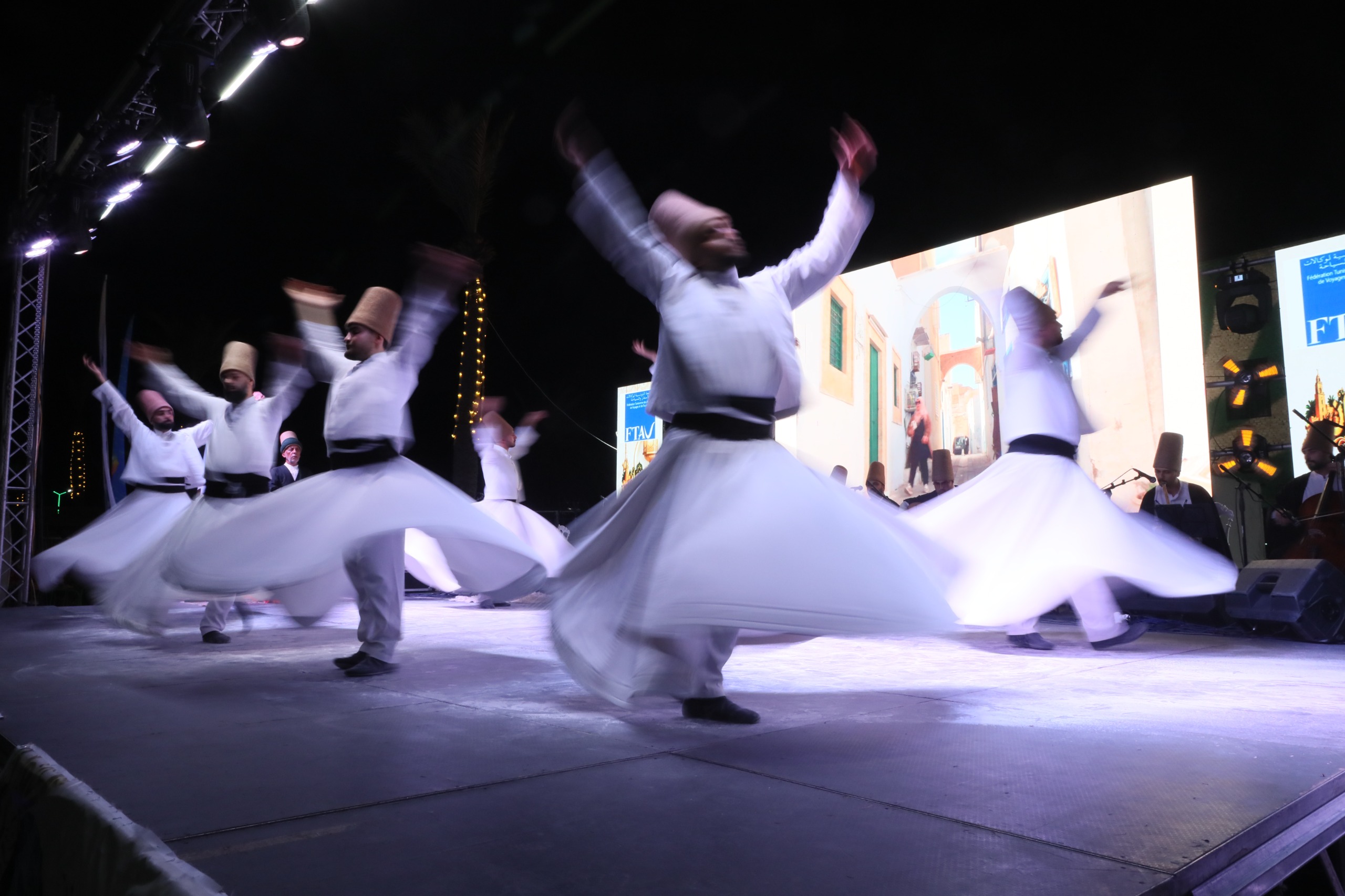 KONYA BÜYÜKŞEHİR TASAVVUF MUSİKİSİ VE SEMA TOPLULUĞU TUNUS’TA GÖNÜLLERE DOKUNDU