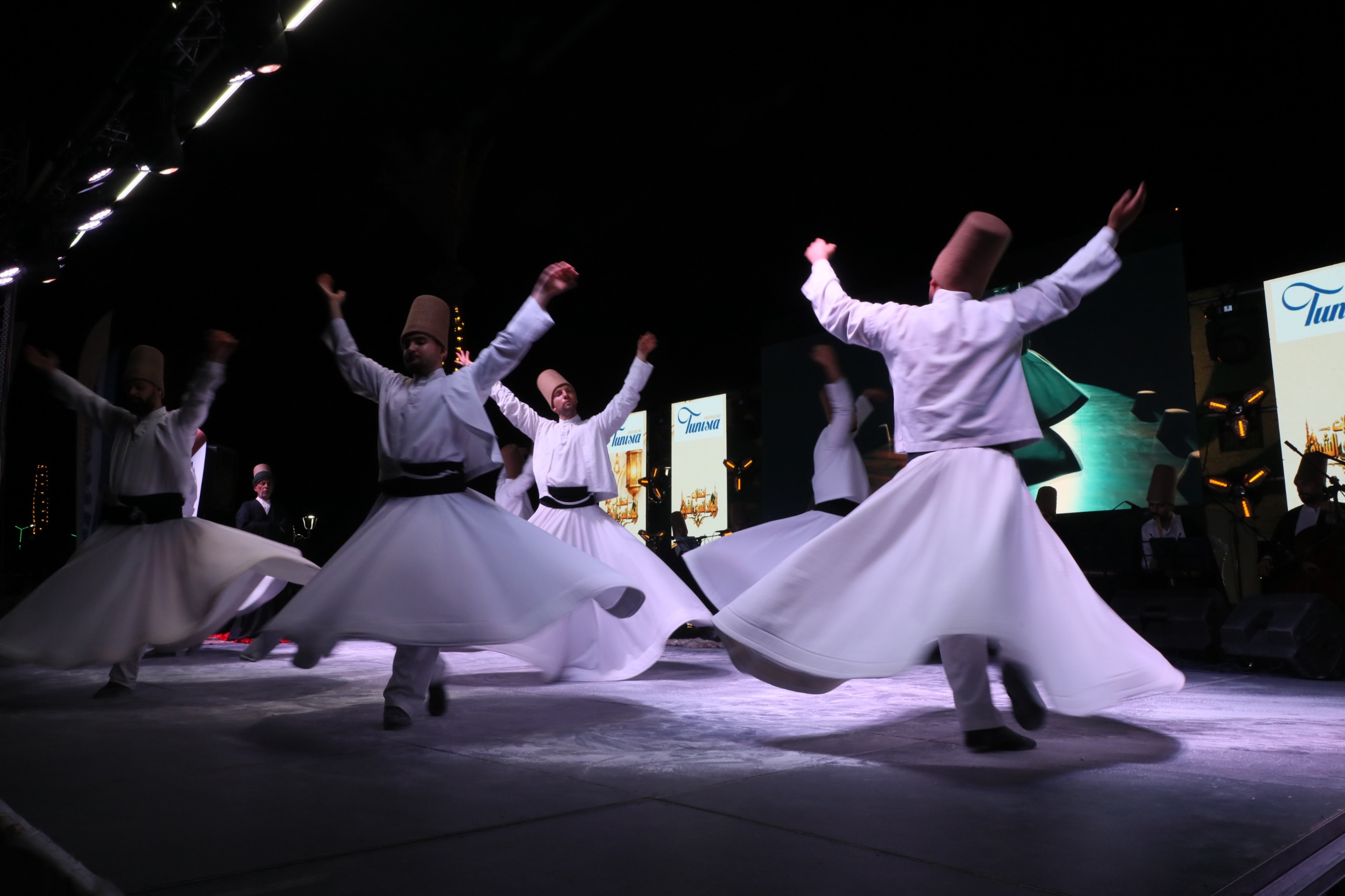 KONYA BÜYÜKŞEHİR TASAVVUF MUSİKİSİ VE SEMA TOPLULUĞU TUNUS’TA GÖNÜLLERE DOKUNDU