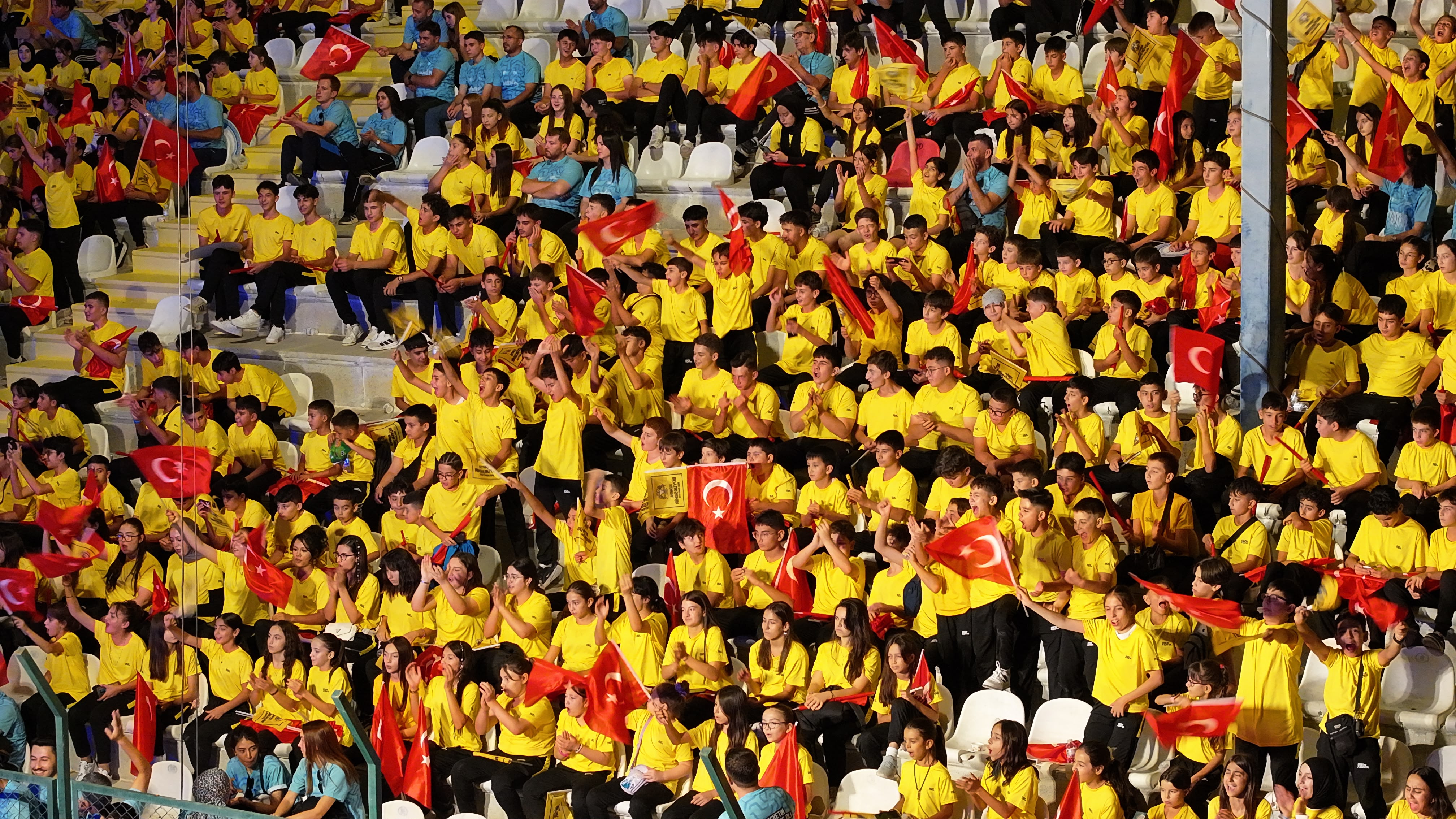 BAŞKAN ALTAY 2. SPOR OKULLARI OLİMPİYATLARI AÇILIŞINDA GENÇLERE SESLENDİ: “KURDUĞUNUZ DOSTLUKLAR BÜTÜN MADALYALARDAN DAHA DEĞERLİDİR”