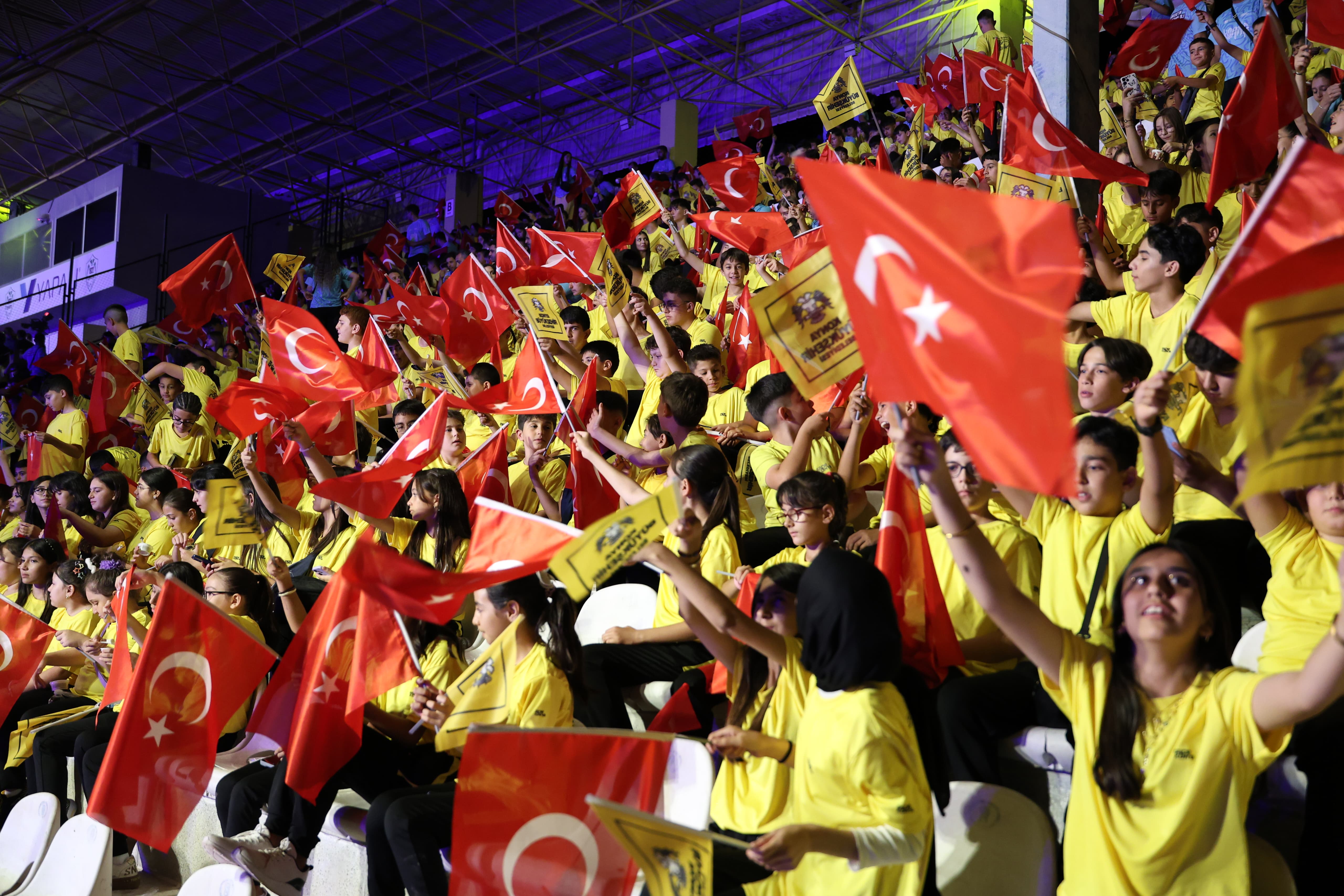 BAŞKAN ALTAY 2. SPOR OKULLARI OLİMPİYATLARI AÇILIŞINDA GENÇLERE SESLENDİ: “KURDUĞUNUZ DOSTLUKLAR BÜTÜN MADALYALARDAN DAHA DEĞERLİDİR”