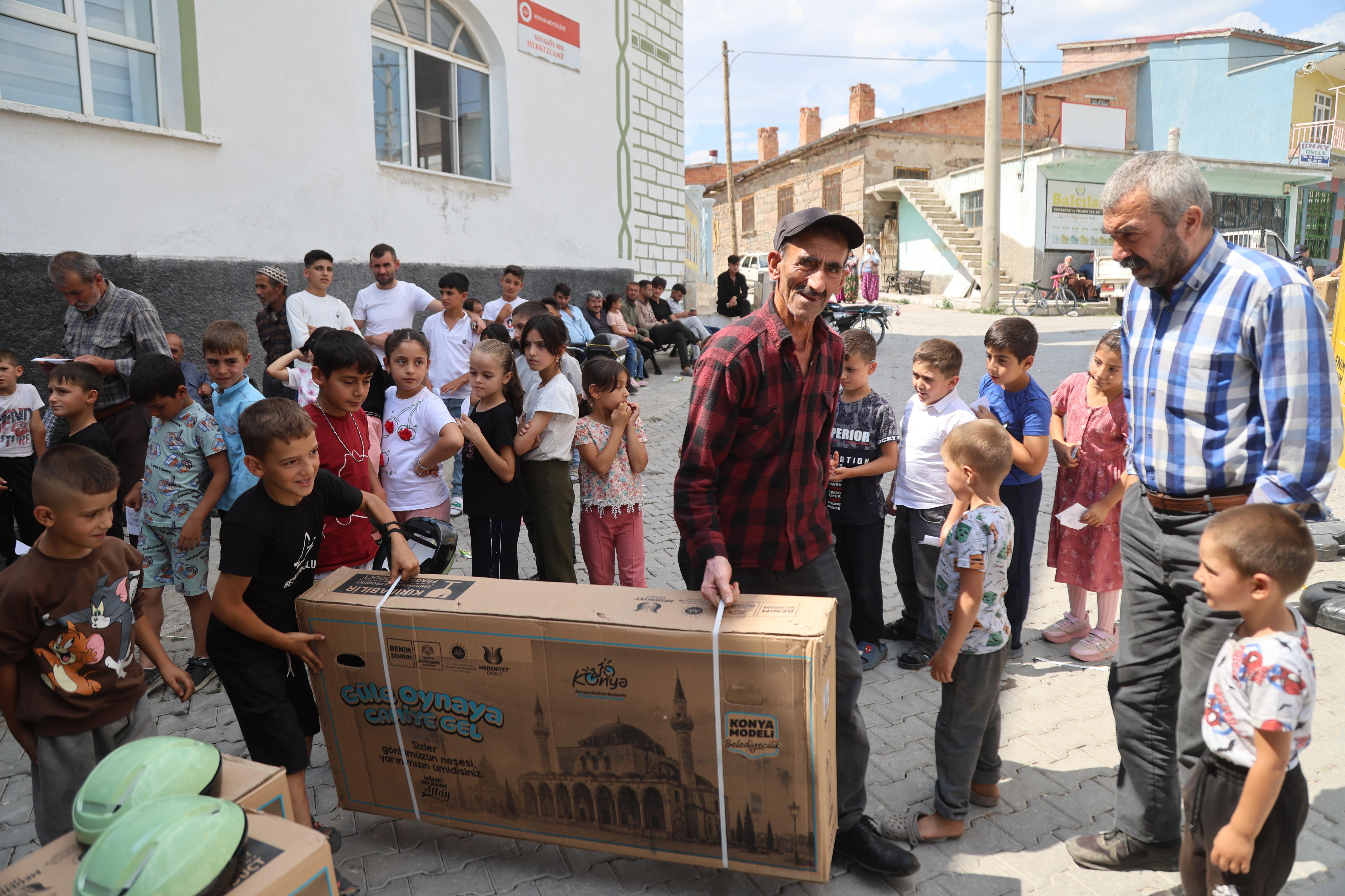 “GÜLE OYNAYA CAMİYE GEL” PROJESİNDE HAK KAZANAN 13 BİN ÇOCUĞA BİSİKLET DAĞITIMI BAŞLADI