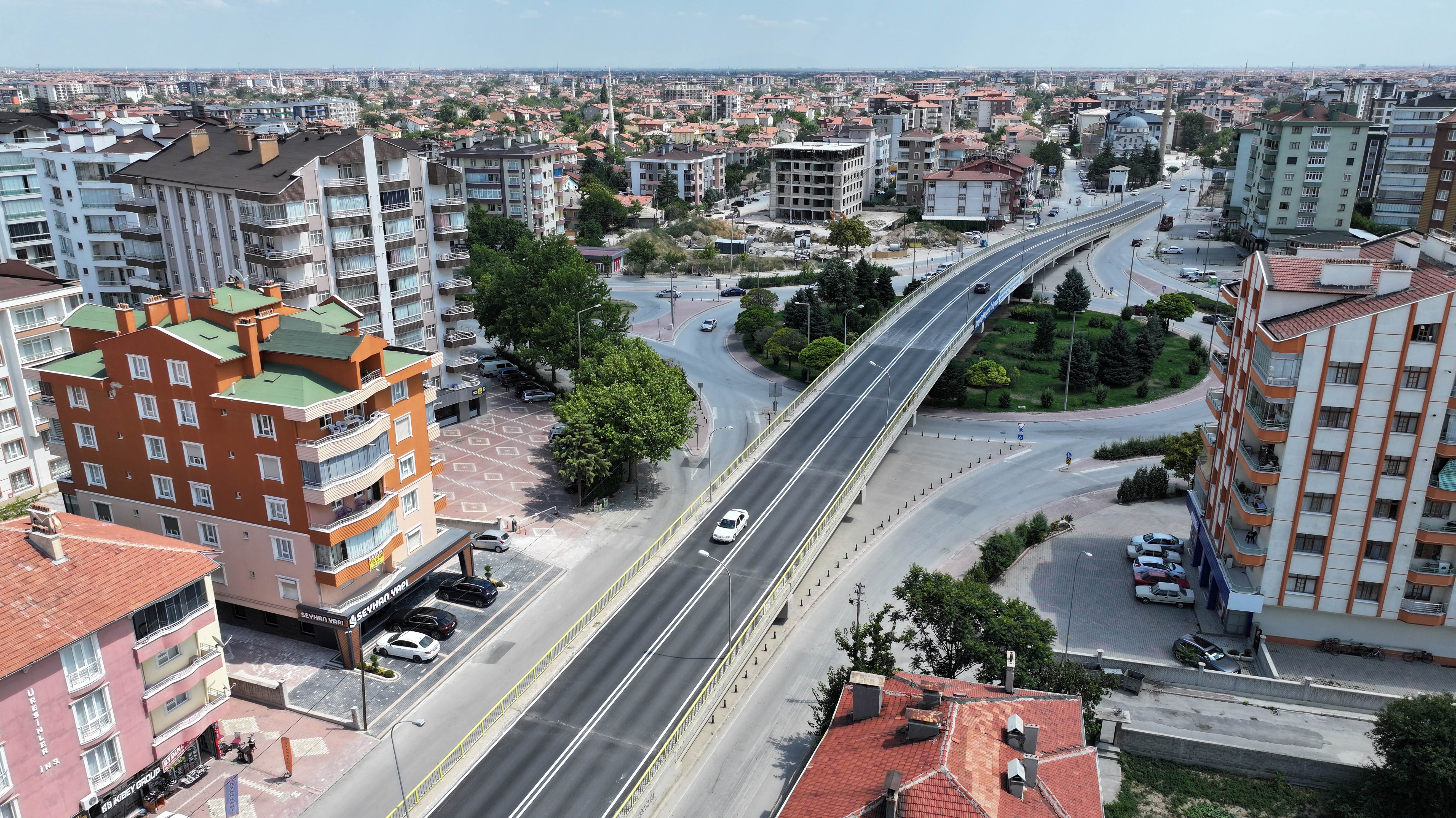 KONYA BÜYÜKŞEHİR, ULUYAYLA VE ALTIYOL ÜST GEÇİTLERİNİN ASFALTINI YENİLEDİ