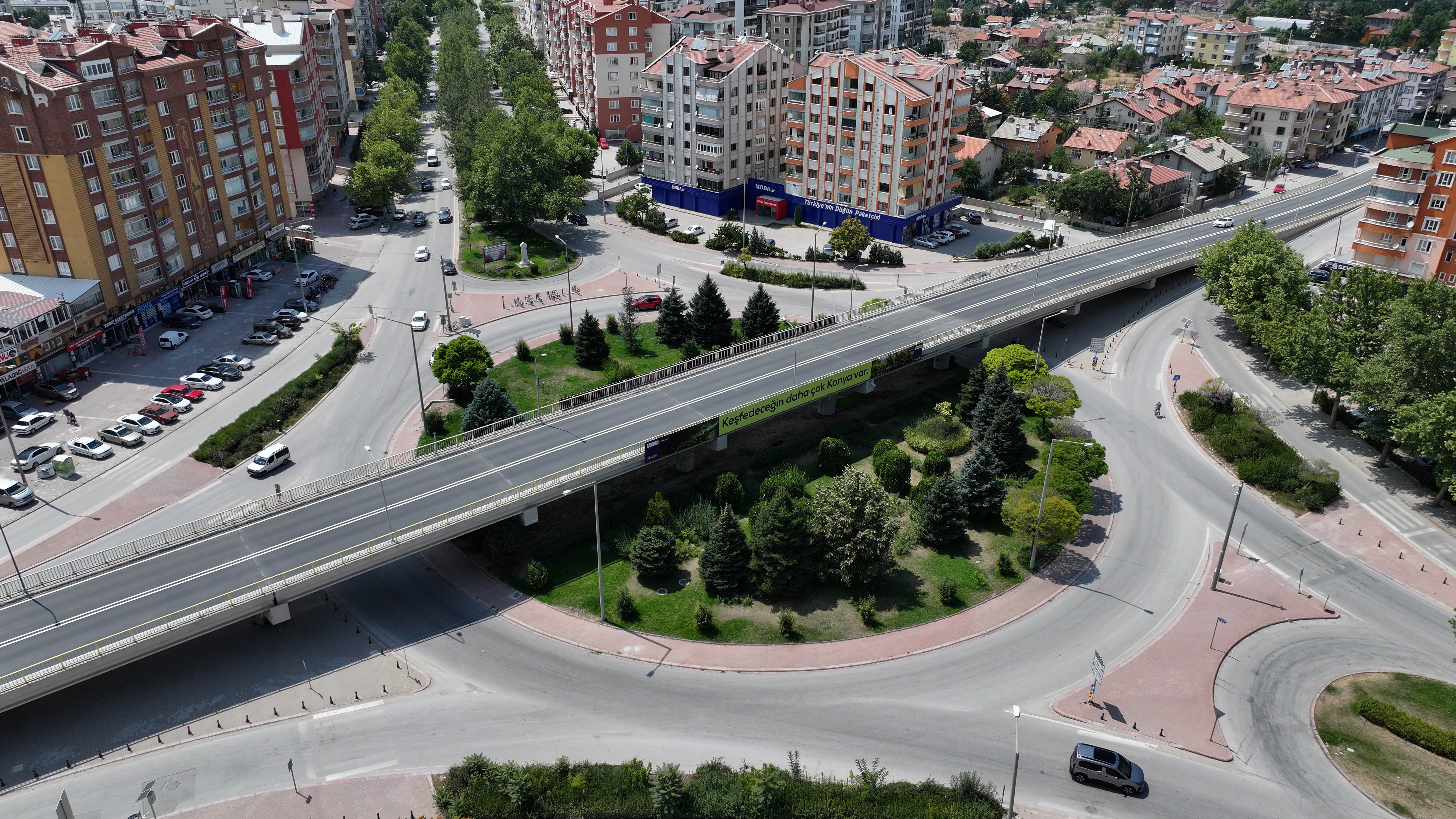 KONYA BÜYÜKŞEHİR, ULUYAYLA VE ALTIYOL ÜST GEÇİTLERİNİN ASFALTINI YENİLEDİ