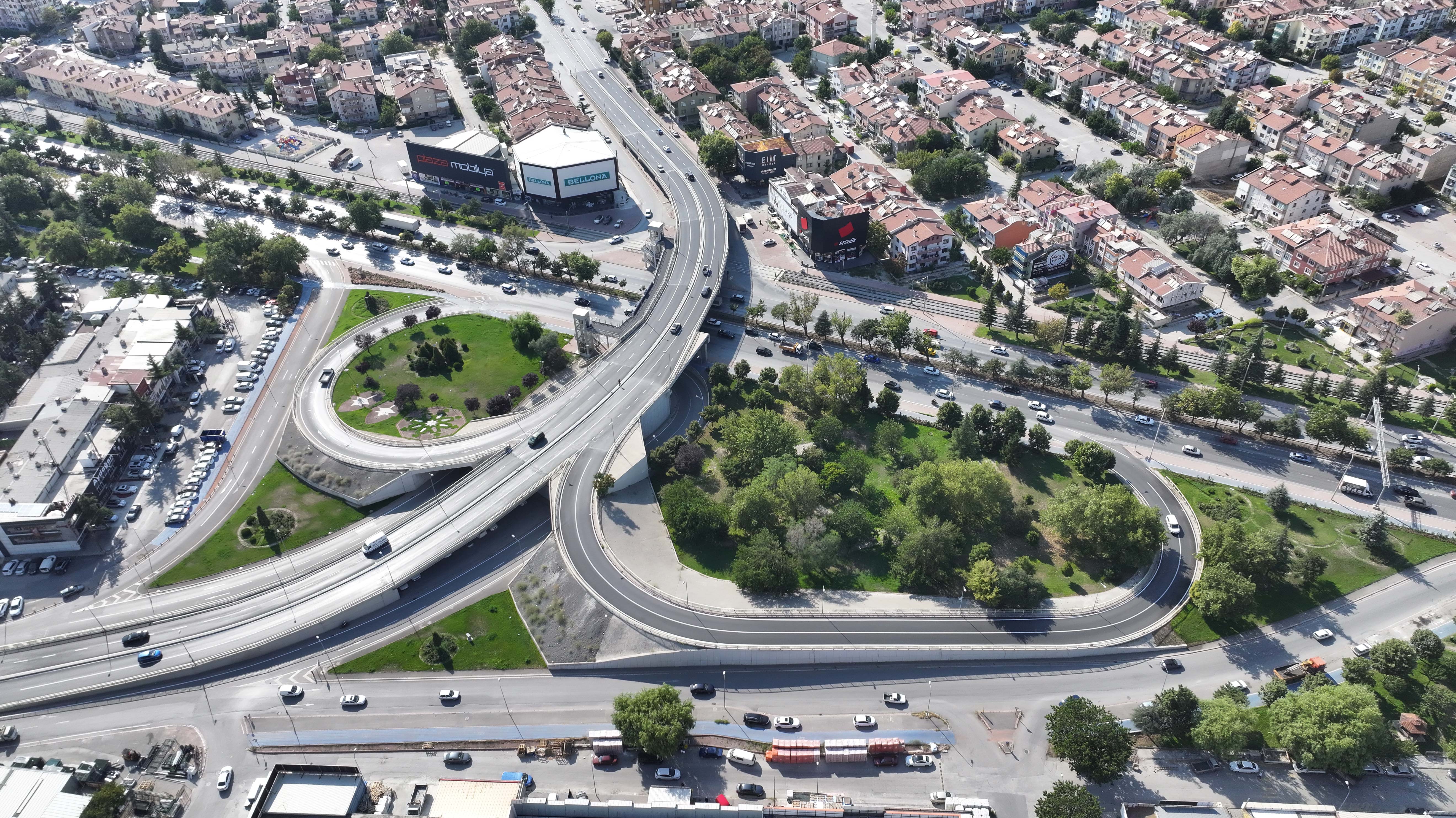 KONYA BÜYÜKŞEHİR, ULUYAYLA VE ALTIYOL ÜST GEÇİTLERİNİN ASFALTINI YENİLEDİ