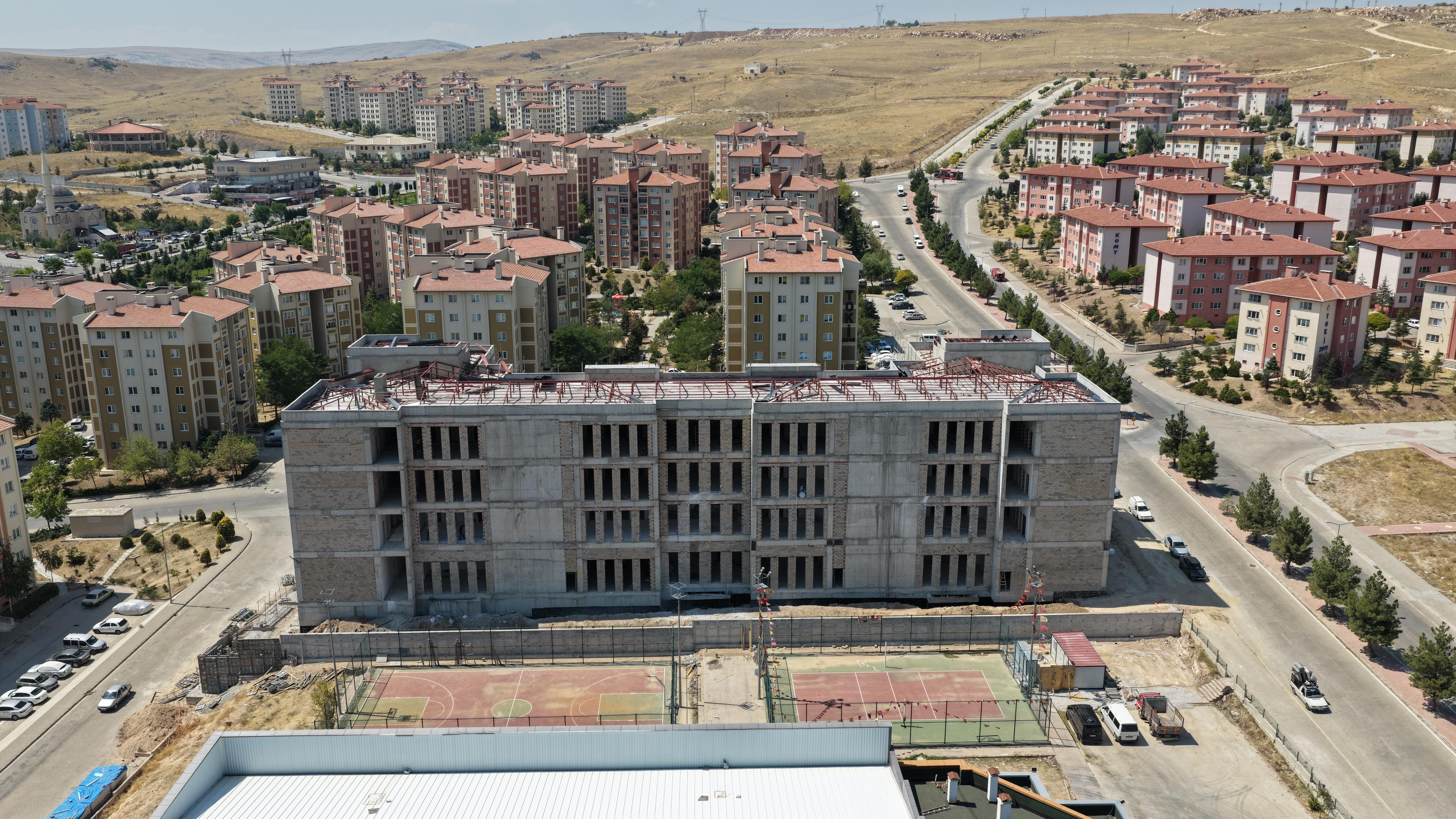 BAŞKAN ALTAY VE BAŞKAN KAVUŞ GÖDENE MAHALLESİ’NDE İNŞAATI SÜREN BÜYÜKŞEHİR GENÇLİK KAMPÜSÜ’NÜ İNCELEDİ