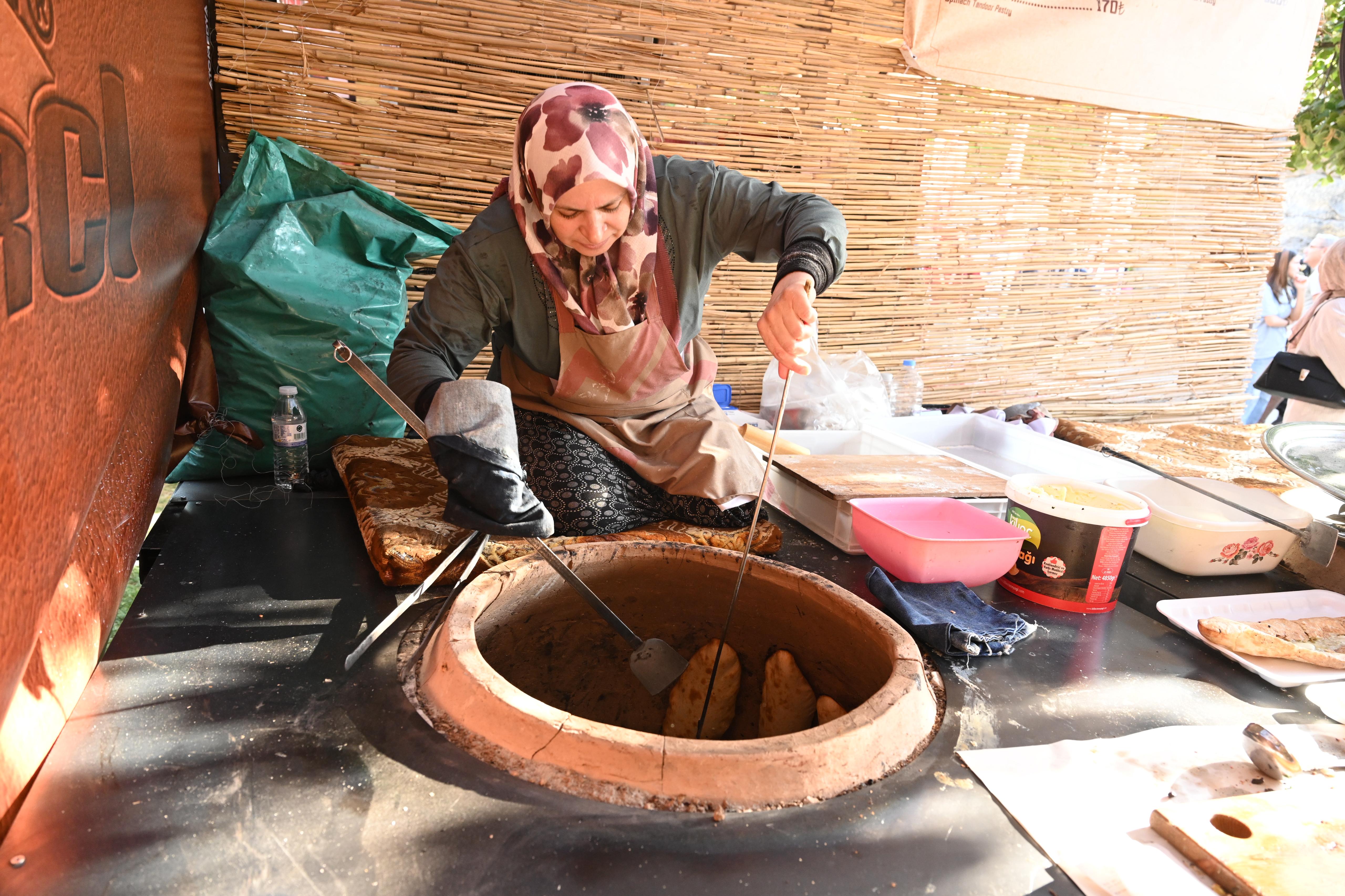 BAŞKAN ALTAY: “AİLENİN BÜTÜN FERTLERİYLE BİRLİKTE HERKESİ KONYA GASTRONOMİ FESTİVALİ’NE BEKLİYORUZ”