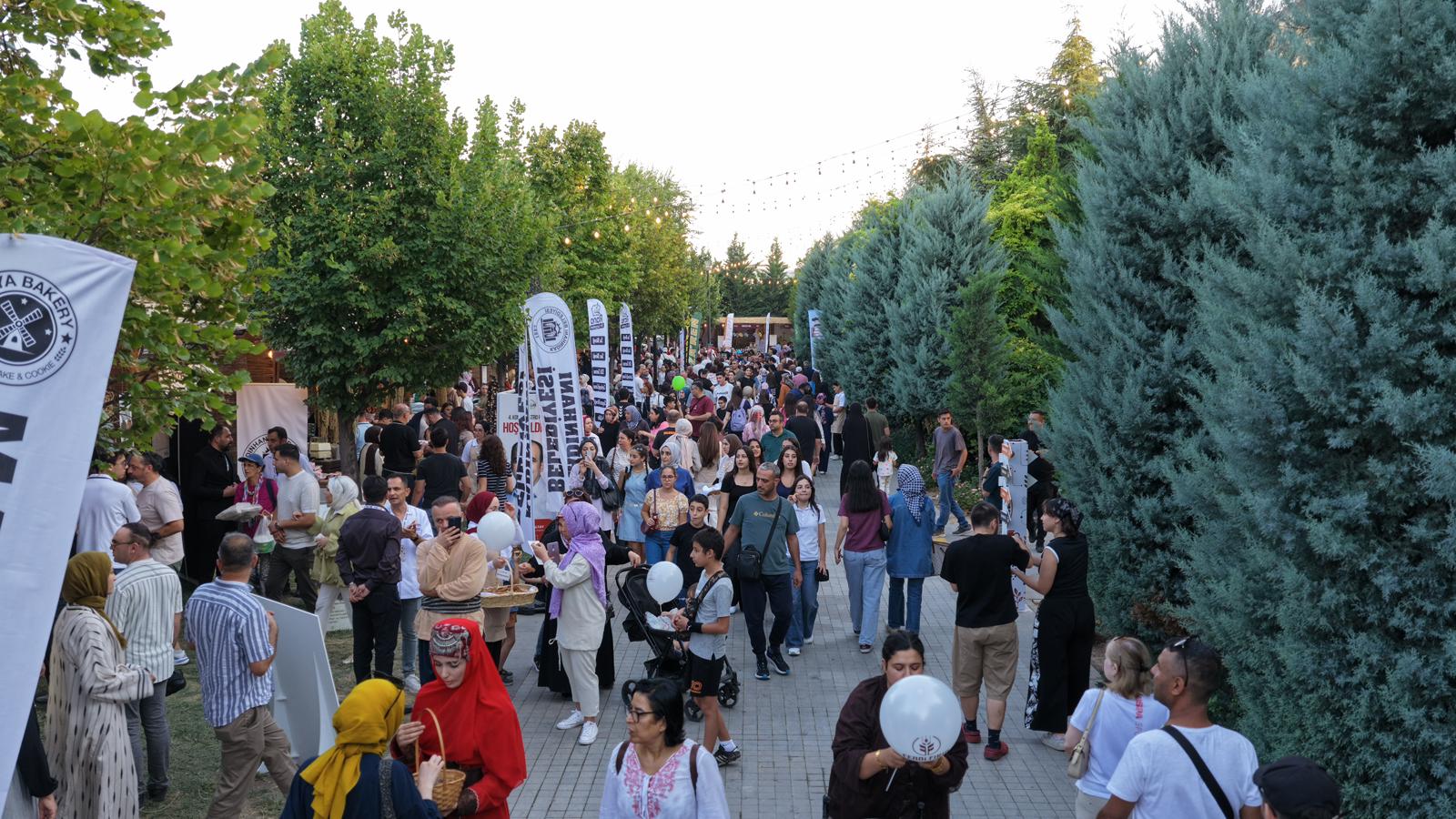 BAŞKAN ALTAY: “AİLENİN BÜTÜN FERTLERİYLE BİRLİKTE HERKESİ KONYA GASTRONOMİ FESTİVALİ’NE BEKLİYORUZ”