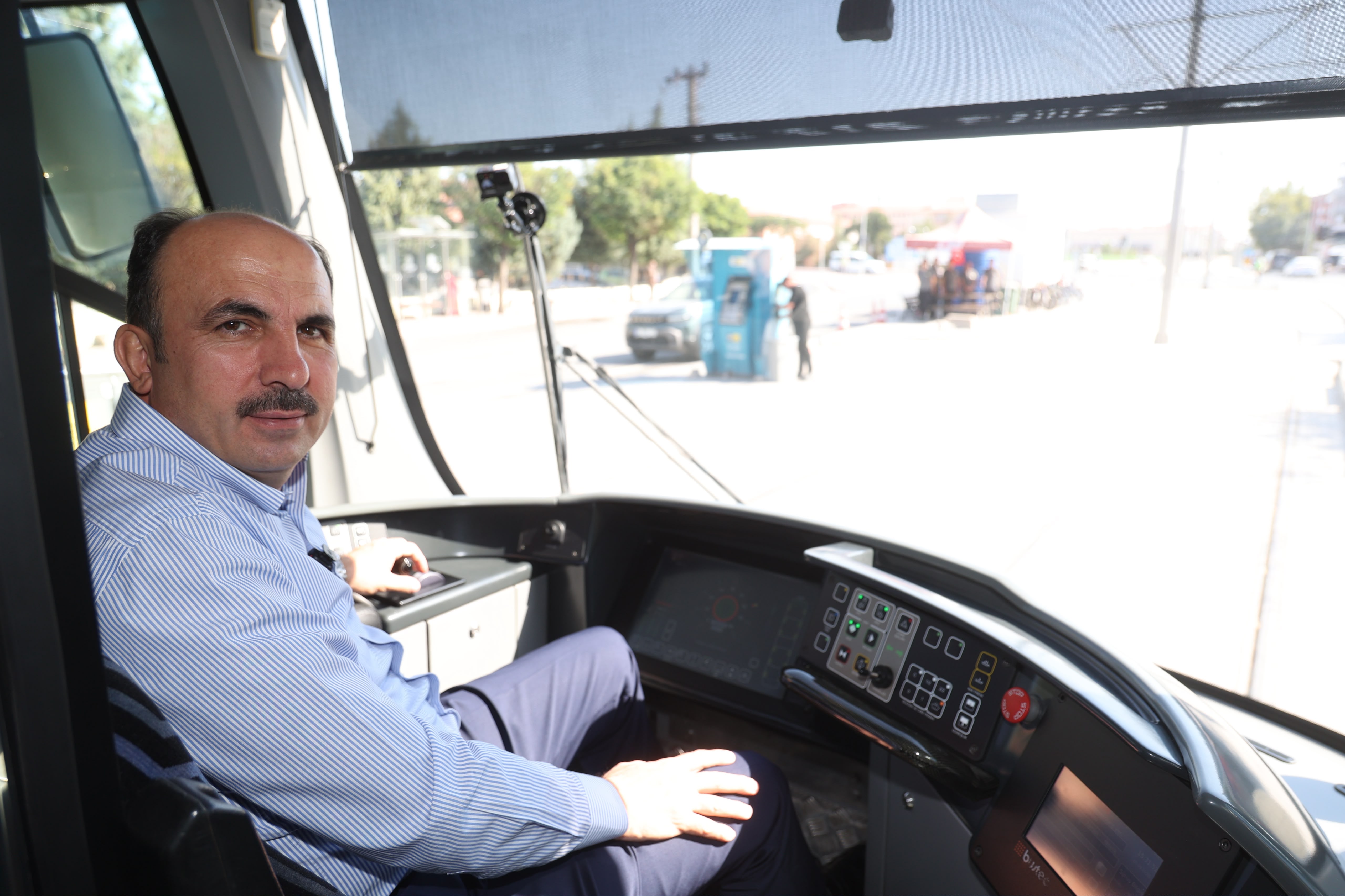 BAŞKAN ALTAY, TAMAMLANAN ADLİYE-ŞEHİR HASTANESİ TRAMVAY HATTI’NDA TEST SÜRÜŞÜ YAPTI