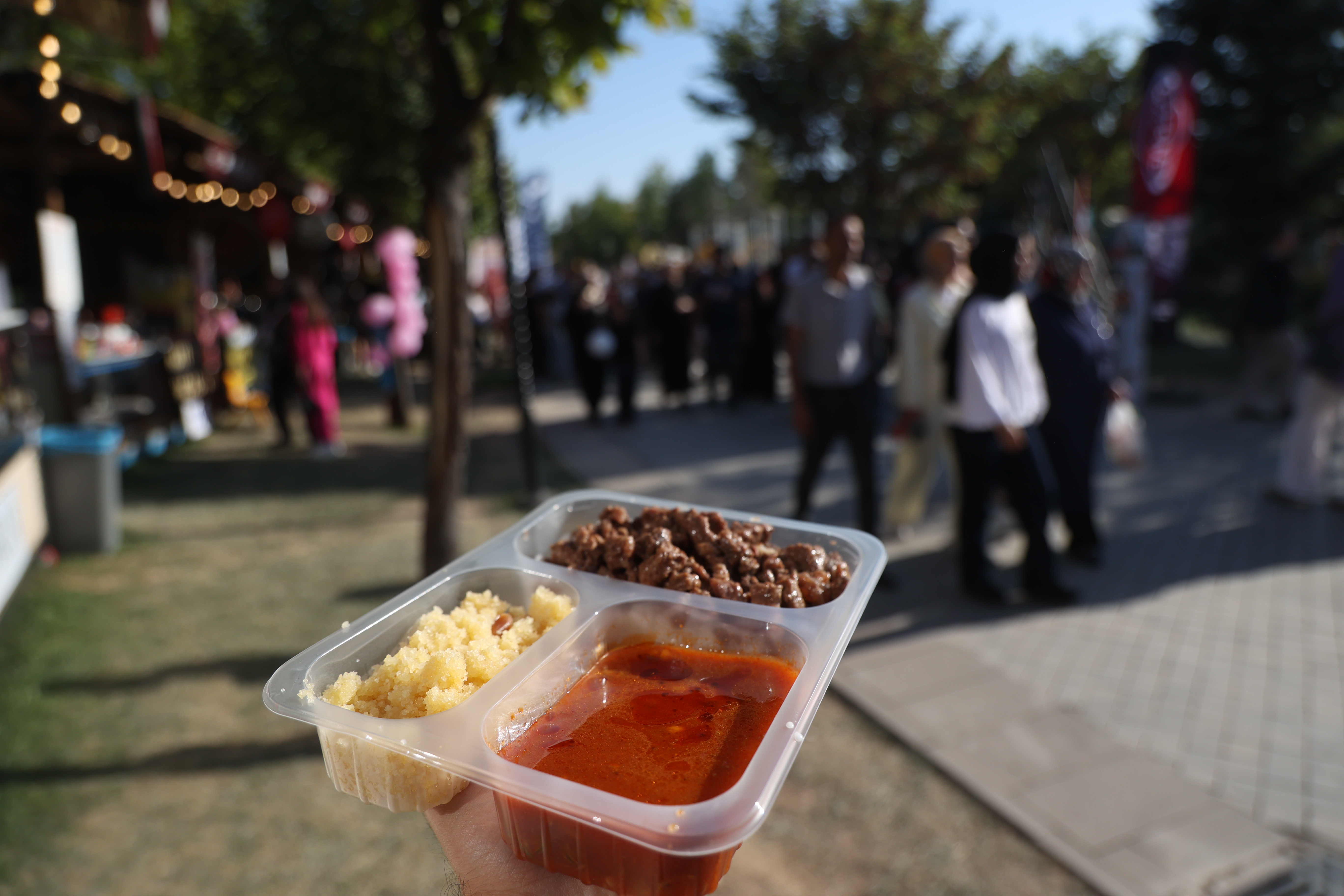 BAŞKAN ALTAY, 4. GASTROFEST’E KATILAN ZİYARETÇİLERE, ŞEFLERE VE ESNAFA TEŞEKKÜR ETTİ