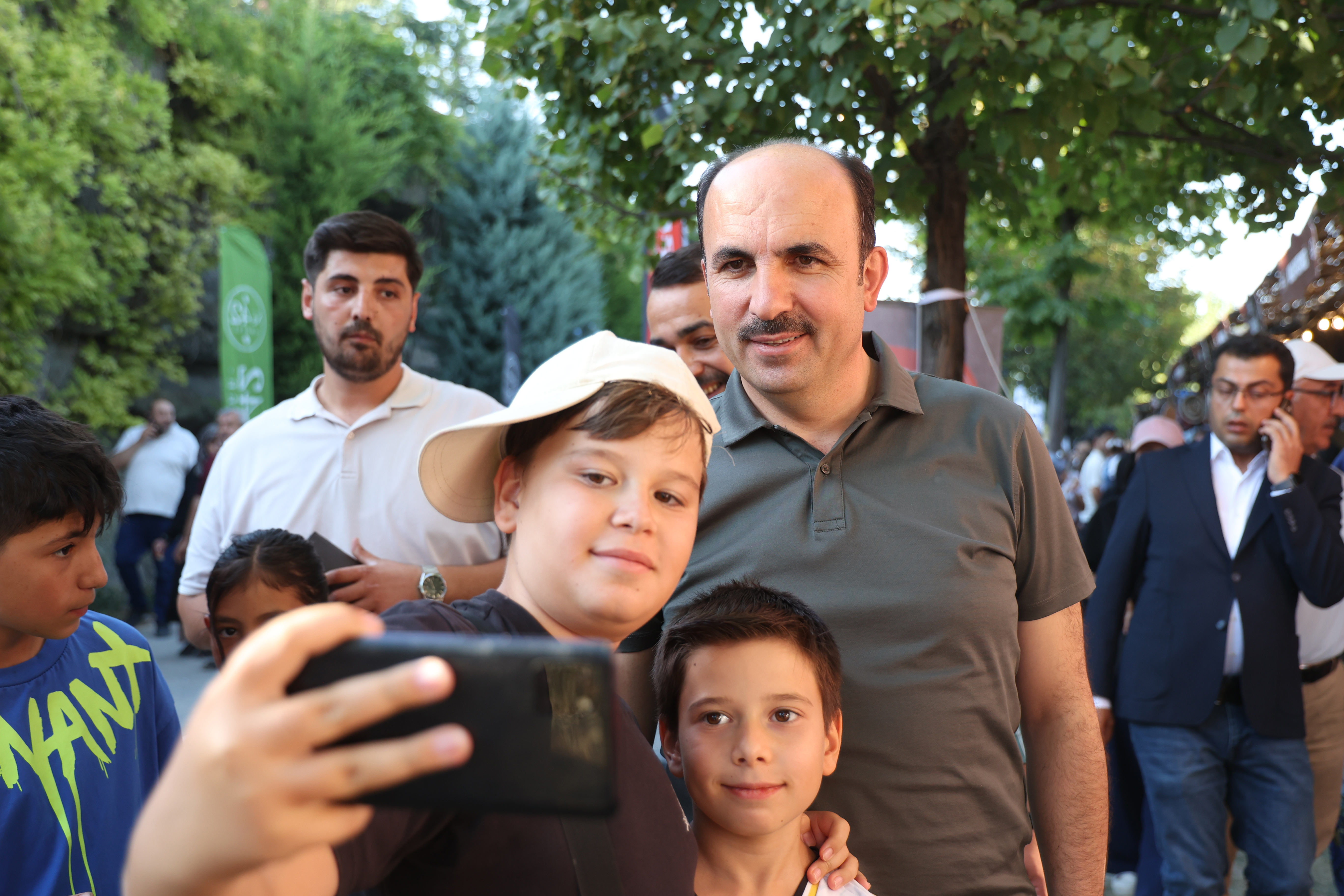 BAŞKAN ALTAY, 4. GASTROFEST’E KATILAN ZİYARETÇİLERE, ŞEFLERE VE ESNAFA TEŞEKKÜR ETTİ