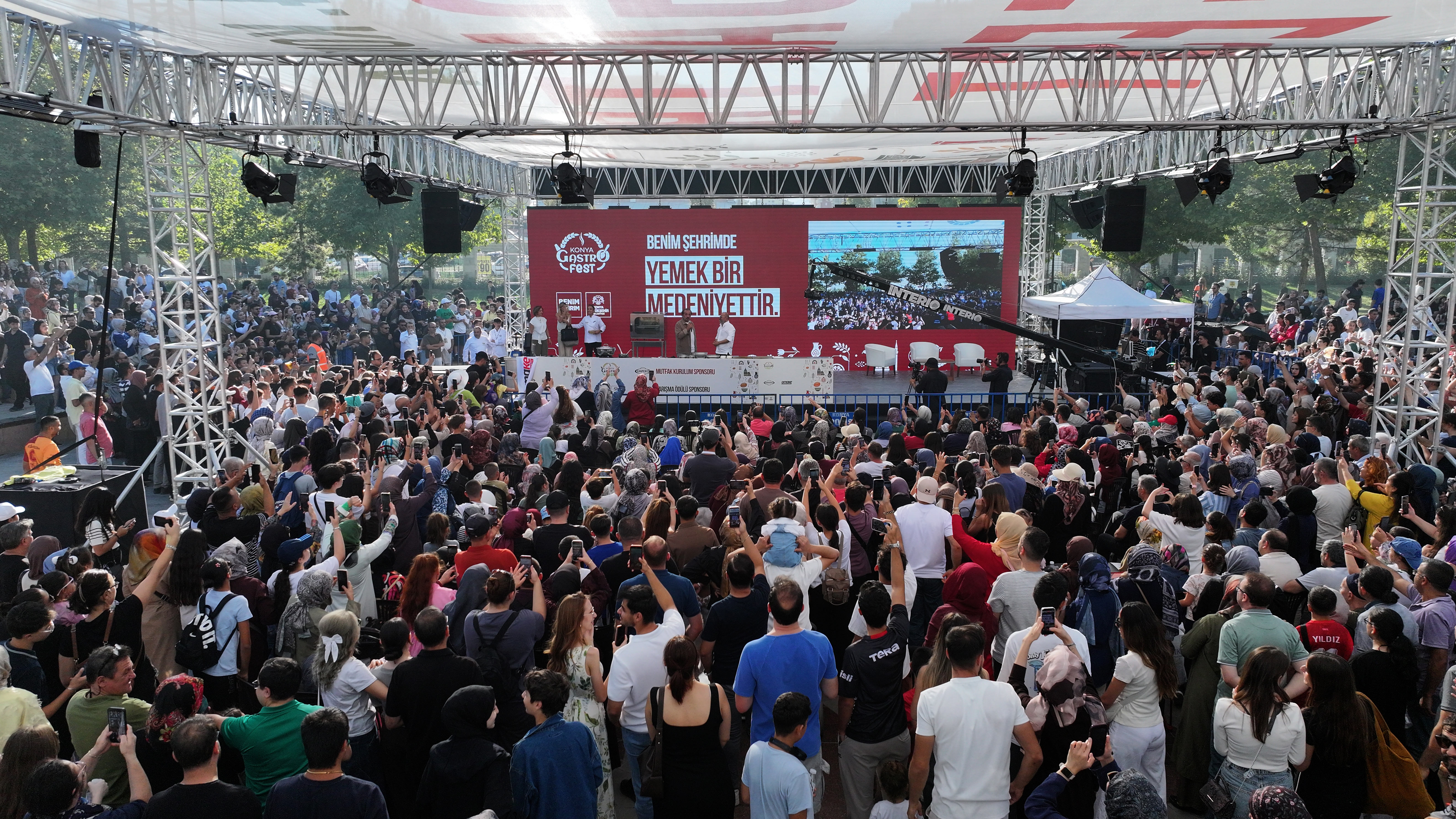 BAŞKAN ALTAY, 4. GASTROFEST’E KATILAN ZİYARETÇİLERE, ŞEFLERE VE ESNAFA TEŞEKKÜR ETTİ