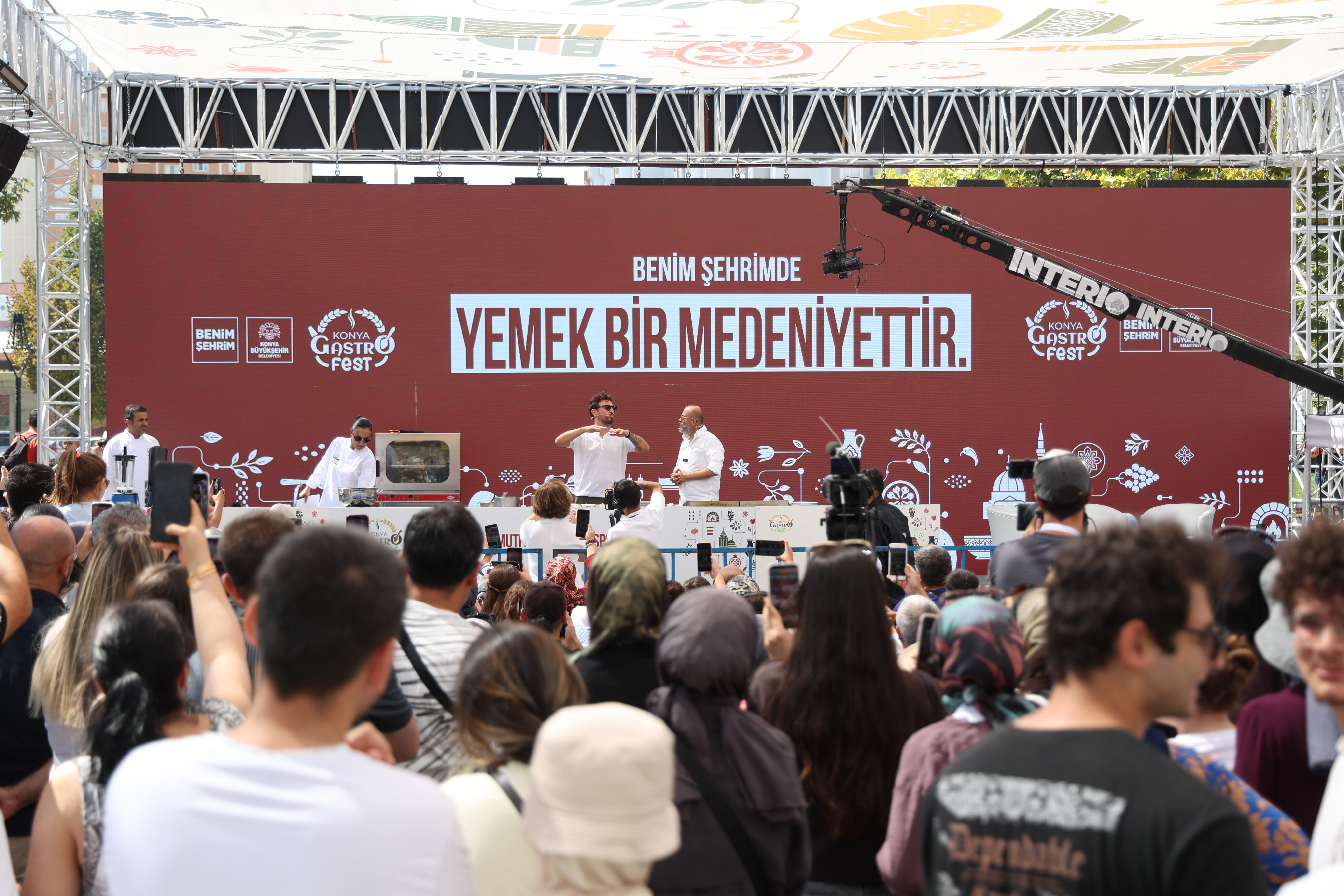 BAŞKAN ALTAY, 4. GASTROFEST’E KATILAN ZİYARETÇİLERE, ŞEFLERE VE ESNAFA TEŞEKKÜR ETTİ