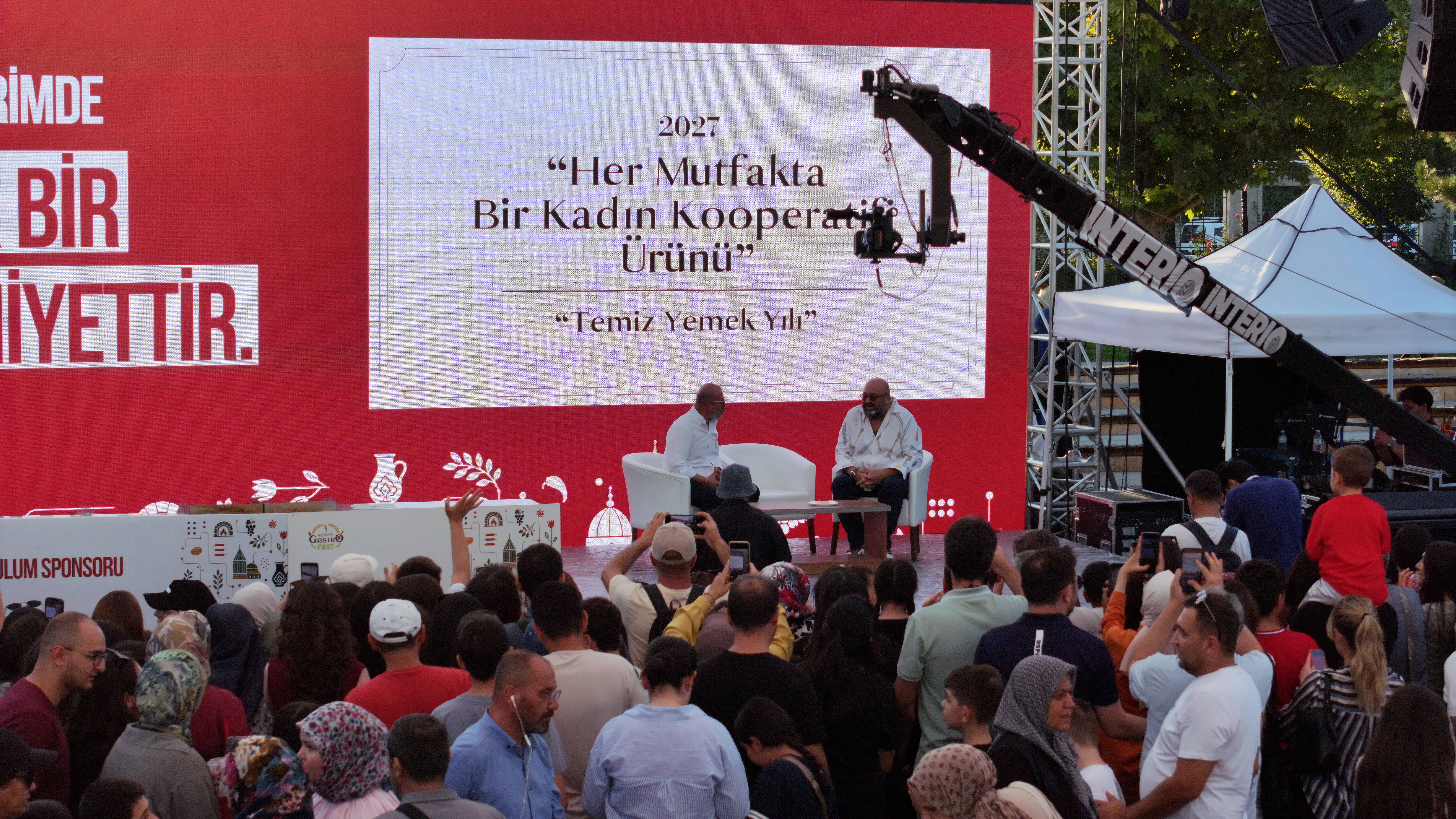 BAŞKAN ALTAY, 4. GASTROFEST’E KATILAN ZİYARETÇİLERE, ŞEFLERE VE ESNAFA TEŞEKKÜR ETTİ