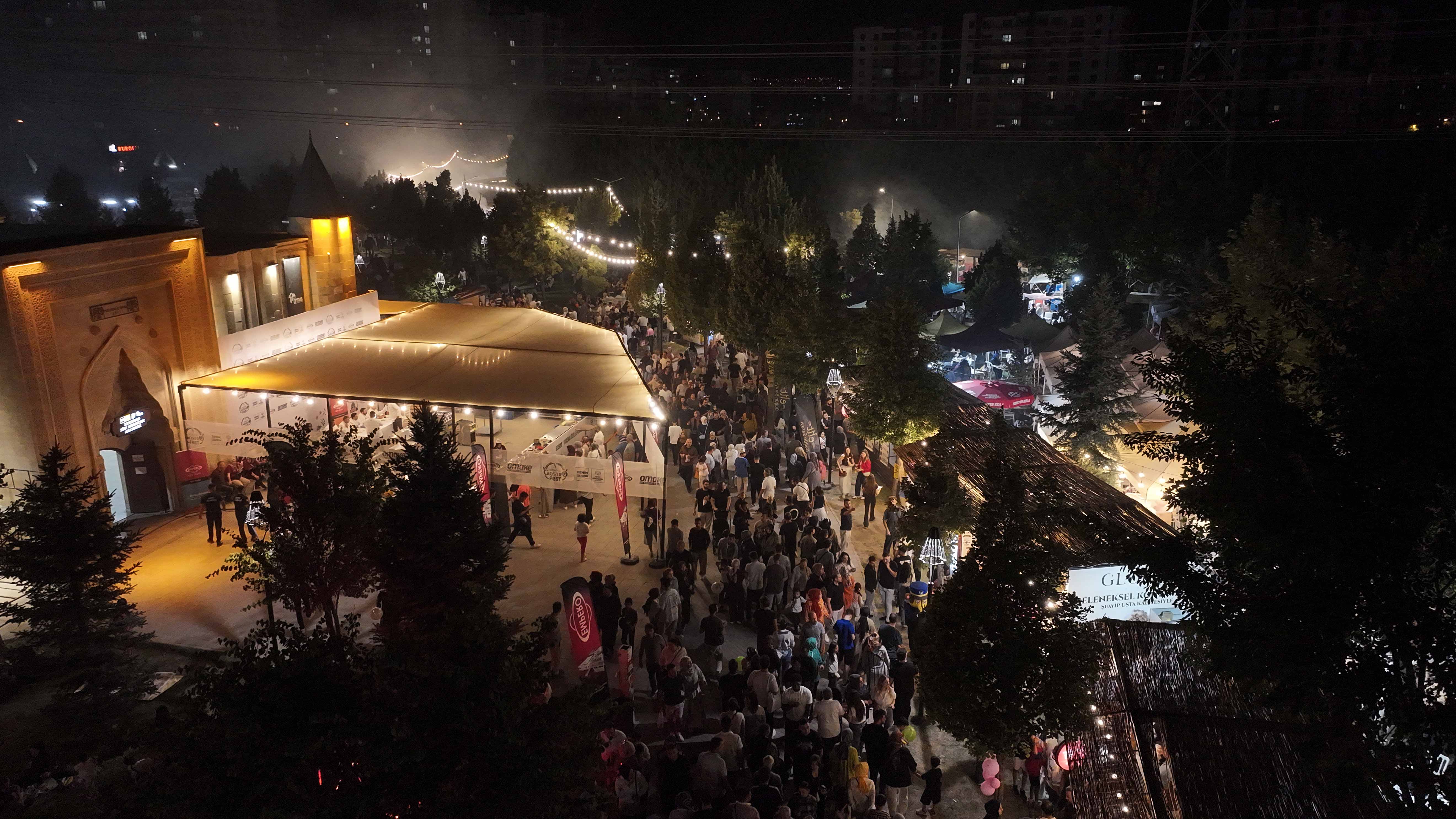 BAŞKAN ALTAY, 4. GASTROFEST’E KATILAN ZİYARETÇİLERE, ŞEFLERE VE ESNAFA TEŞEKKÜR ETTİ