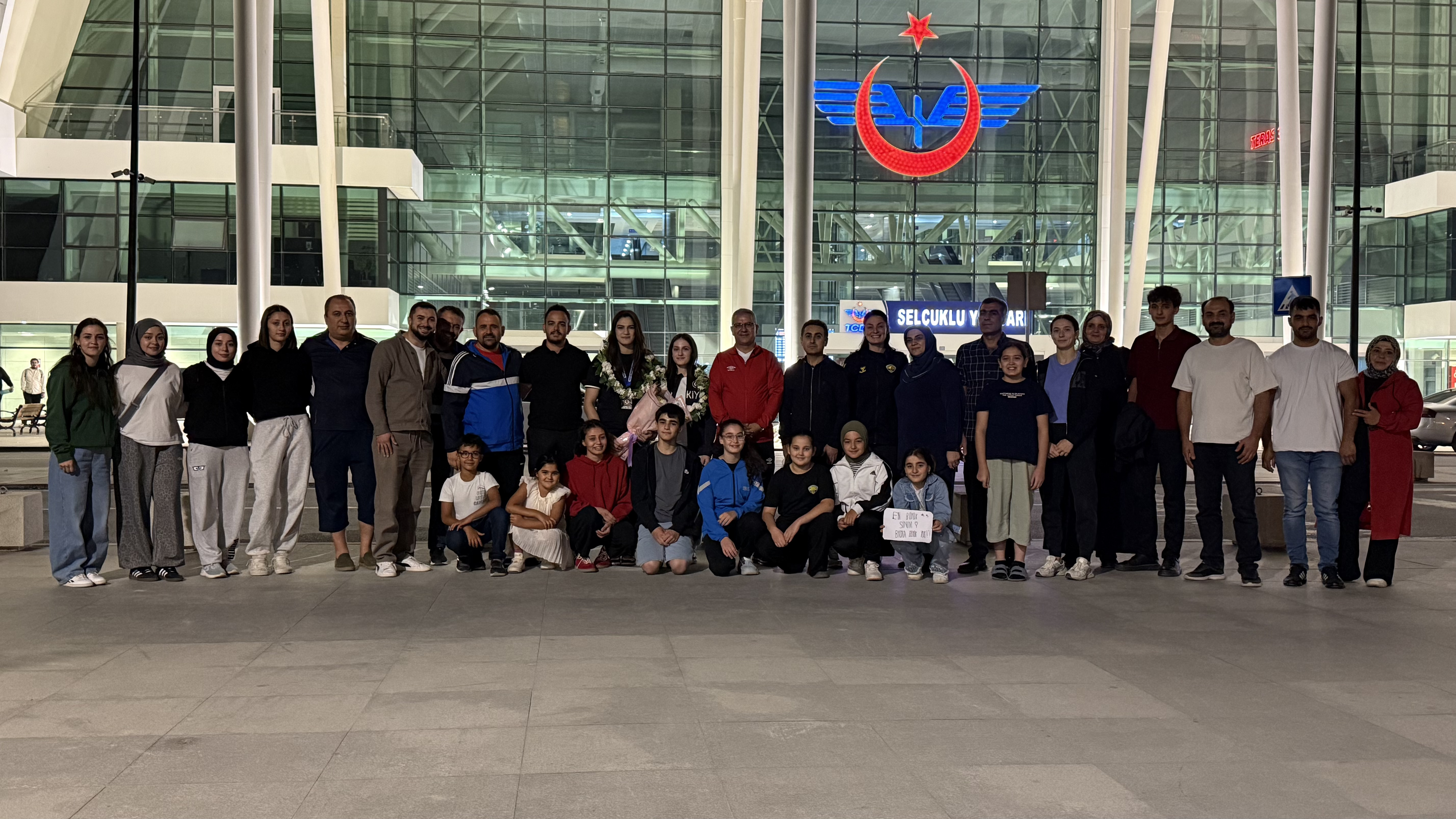 AVRUPA İKİNCİSİ SPORCUMUZ KONYA’DA COŞKUYLA KARŞILANDI
