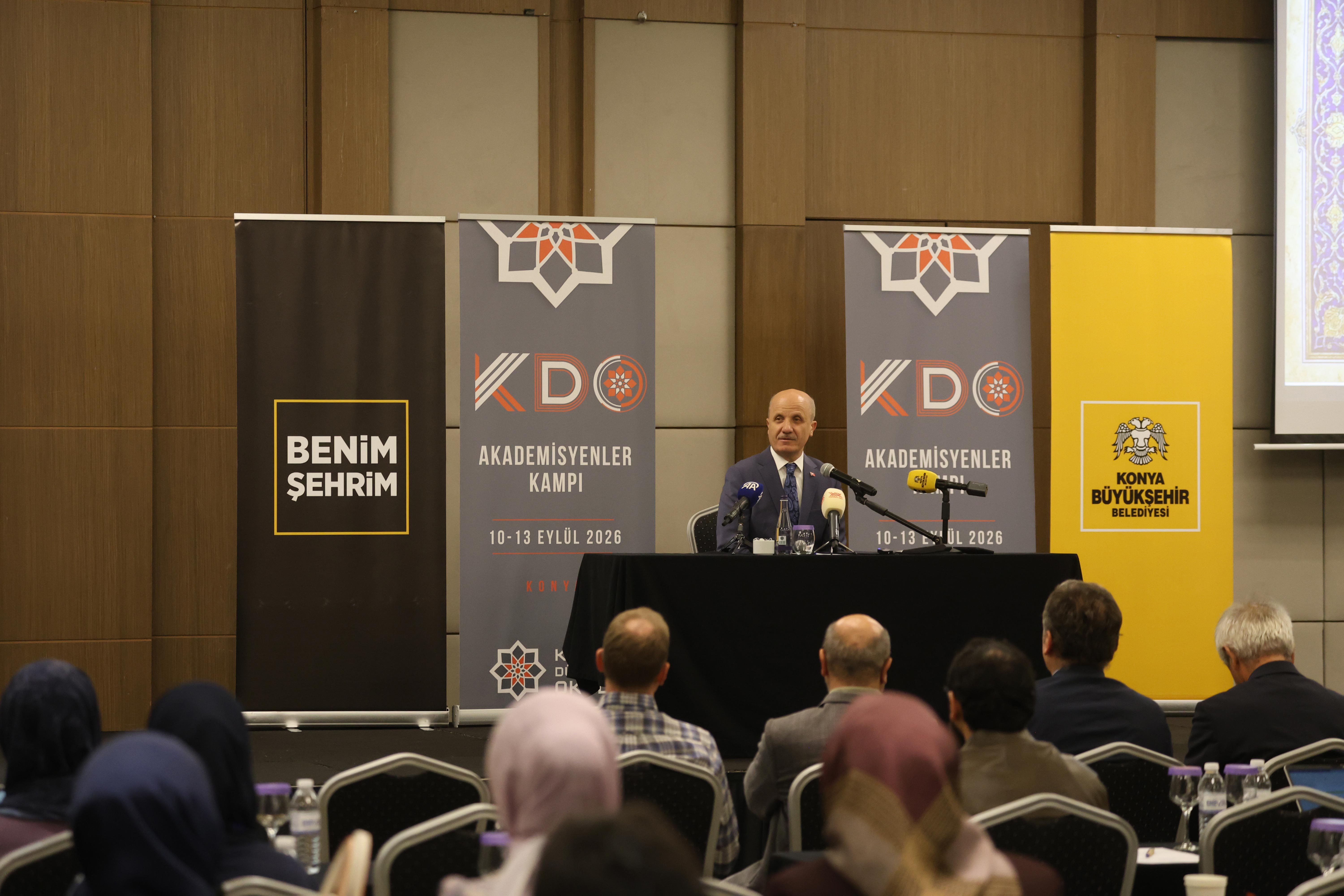 KONYA BÜYÜKŞEHİR EV SAHİPLİĞİNDE "KLASİK DÜŞÜNCE OKULU 2026 AKADEMİSYENLER KAMPI" PROGRAMI GERÇEKLEŞTİRİLDİ