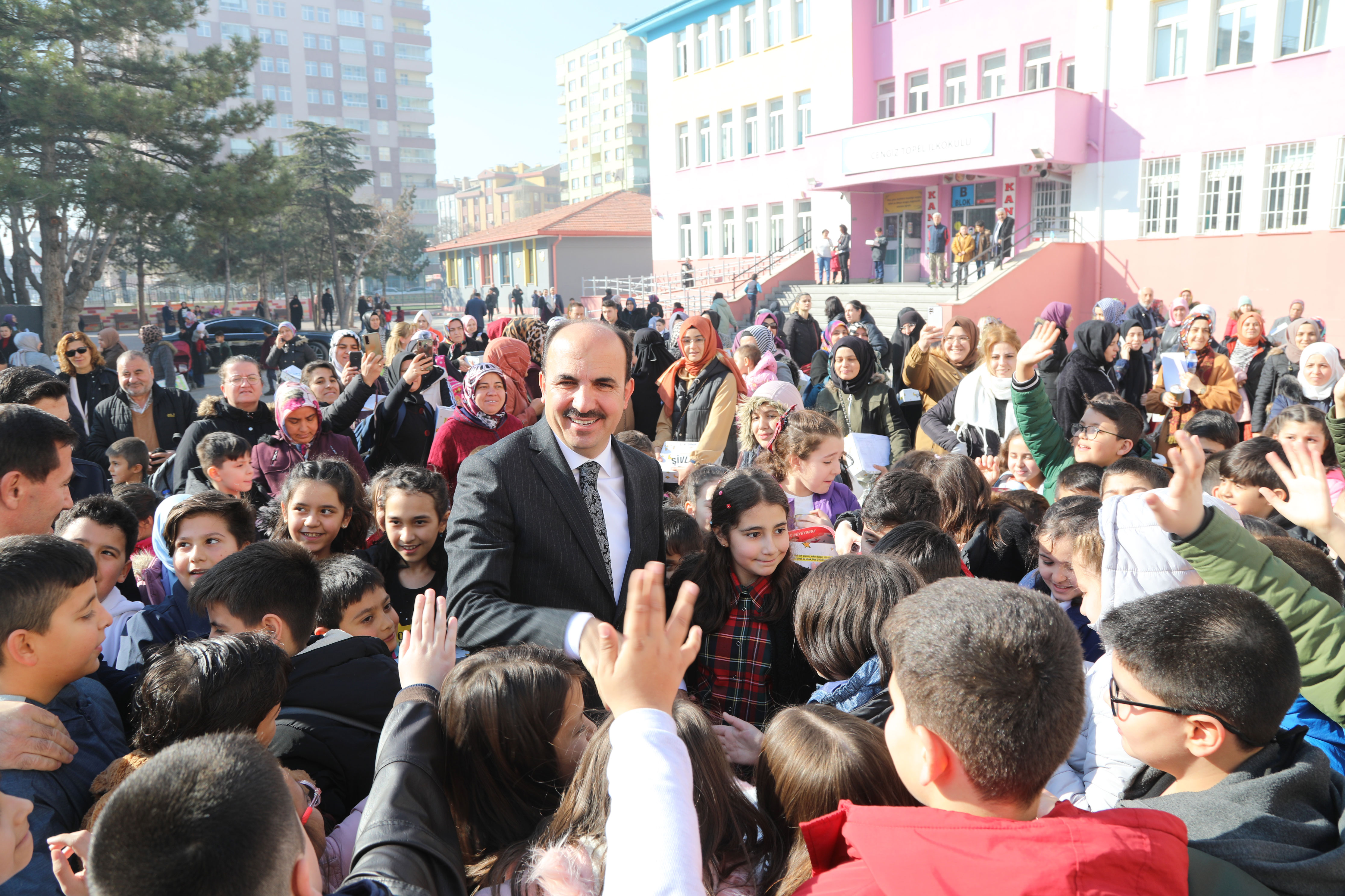 BAŞKAN ALTAY YENİ EĞİTİM ÖĞRETİM YILININ HAYIRLI OLMASINI DİLEDİ