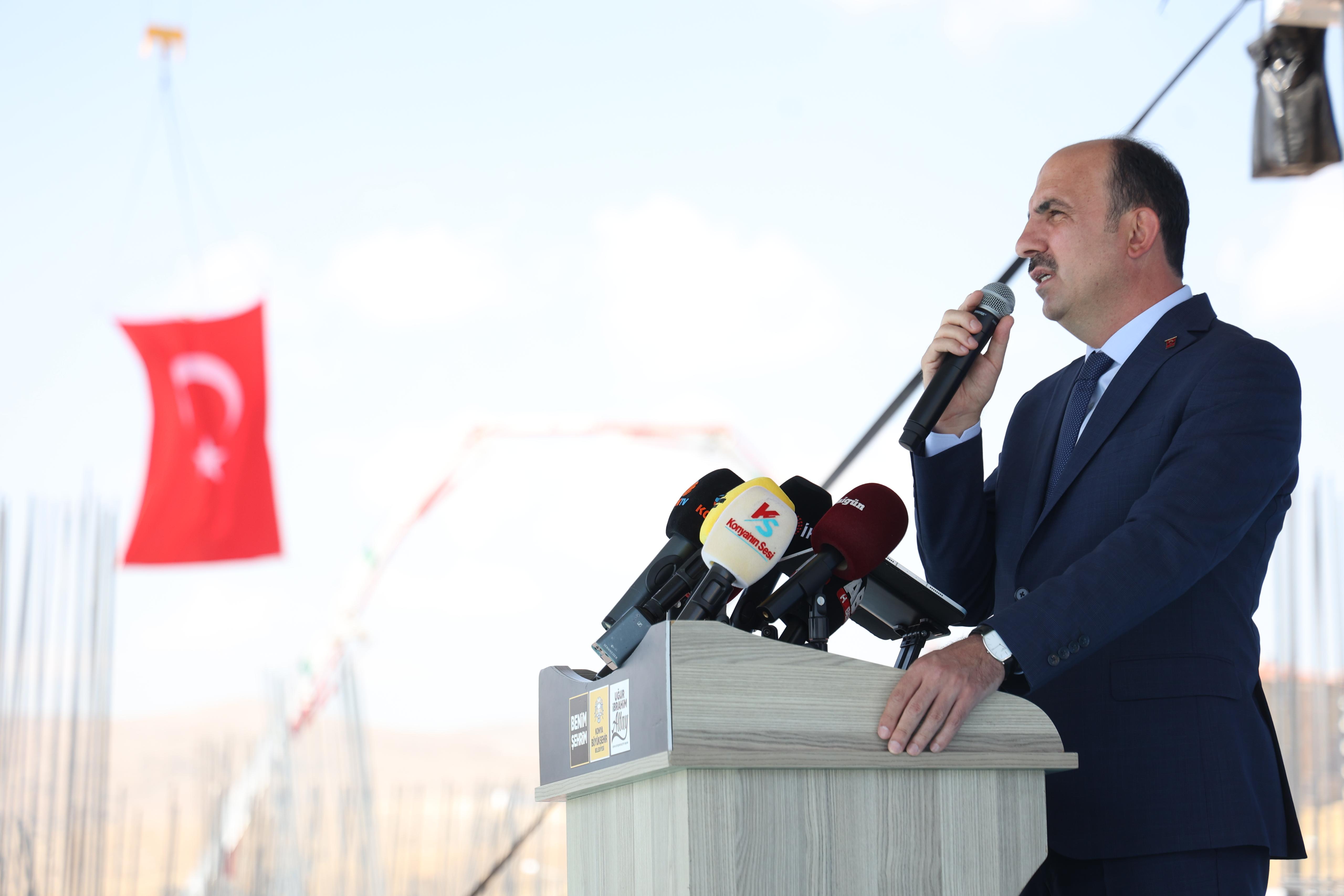 KONYA BÜYÜKŞEHİR’İN ARDIÇLI TOKİ’YE 300 MİLYON LİRA BEDELLE KAZANDIRACAĞI GENÇLİK KAMPÜSÜ’NÜN TEMELİ ATILDI
