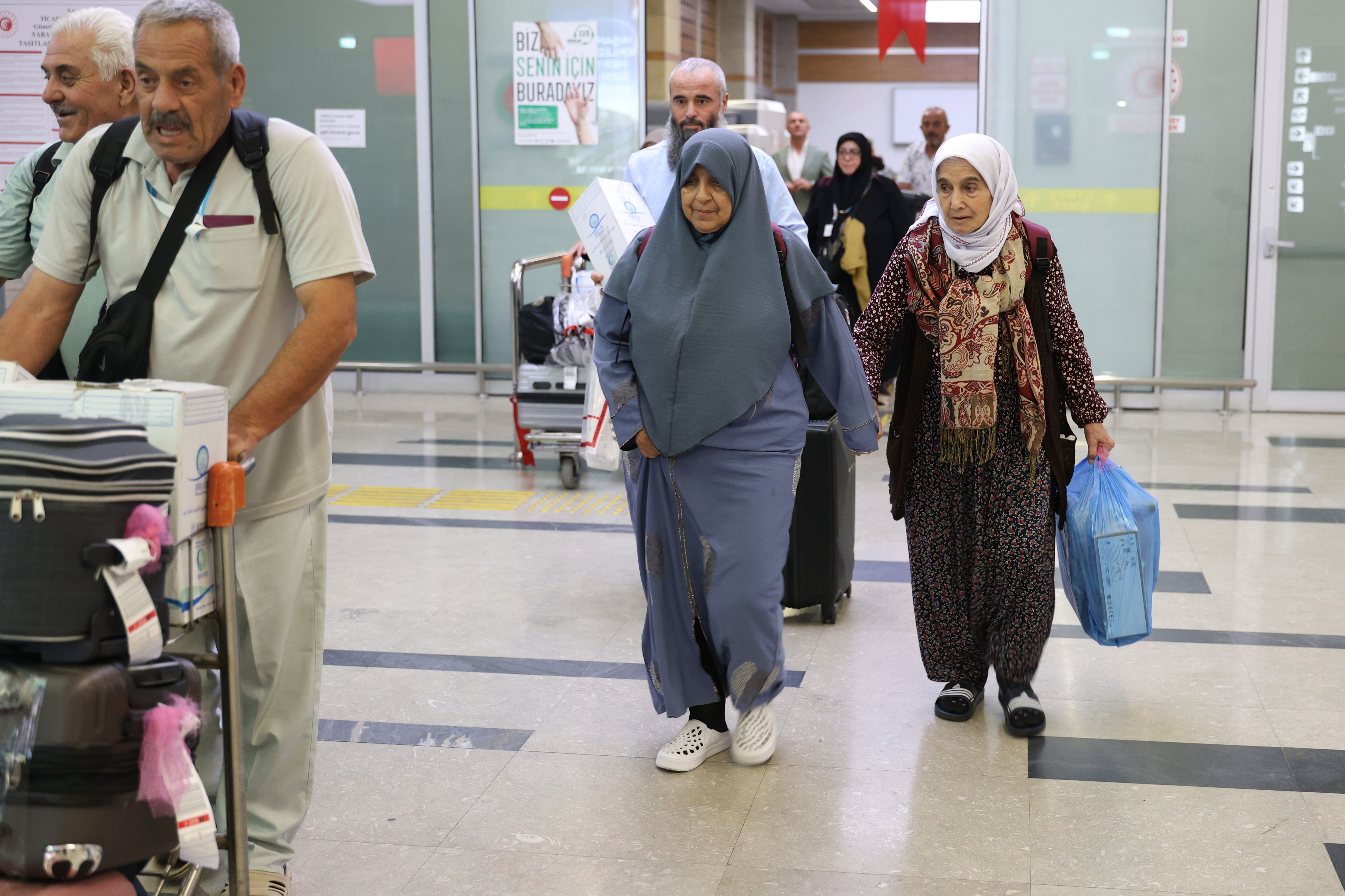 KONYA BÜYÜKŞEHİR’İN VEFA UMRESİ’NDE İKİNCİ KAFİLE UMRE İBADETİNİ TAMAMLAYIP ŞEHRE DÖNDÜ