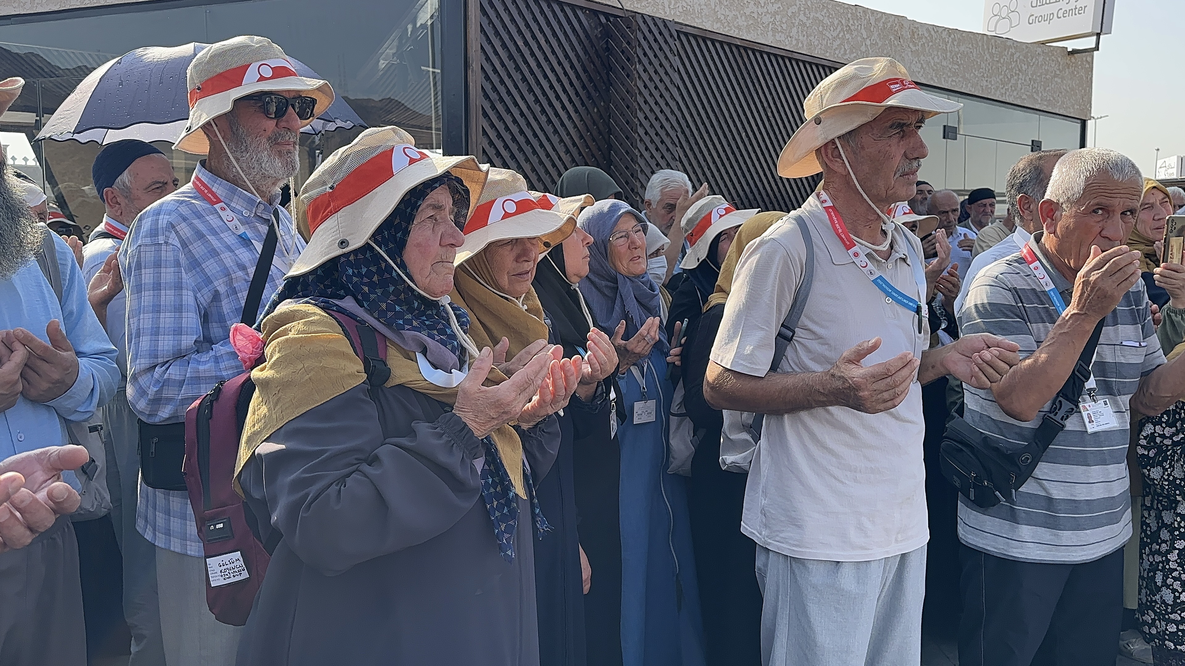KONYA BÜYÜKŞEHİR’İN VEFA UMRESİ’NDE İKİNCİ KAFİLE UMRE İBADETİNİ TAMAMLAYIP ŞEHRE DÖNDÜ