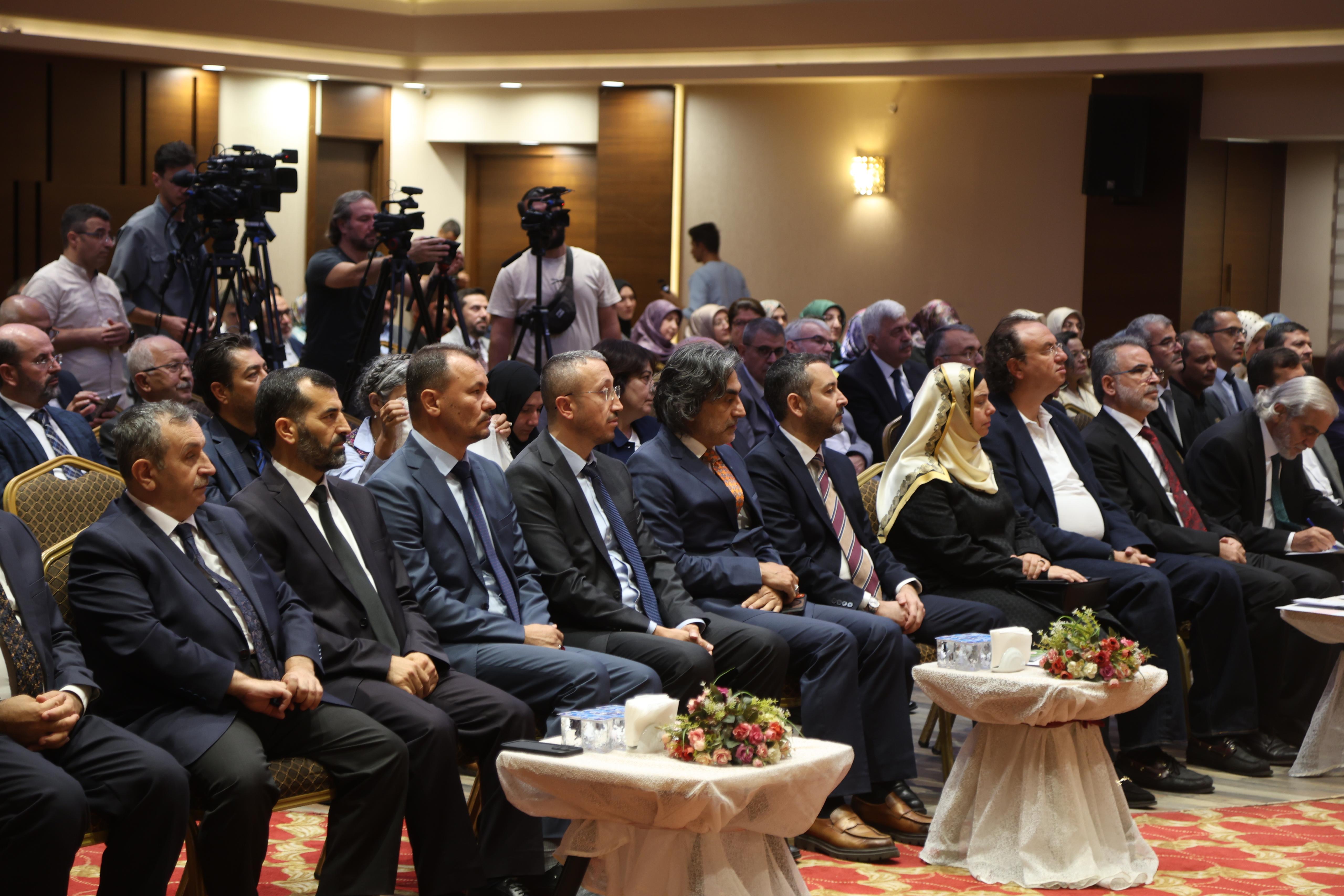KONYA BÜYÜKŞEHİR, “ULUSLARARASI KUR’AN AYETLERİ VE BİLİMSEL VERİLER IŞIĞINDA BİTKİLER SEMPOZYUMU”NA EV SAHİPLİĞİ YAPIYOR