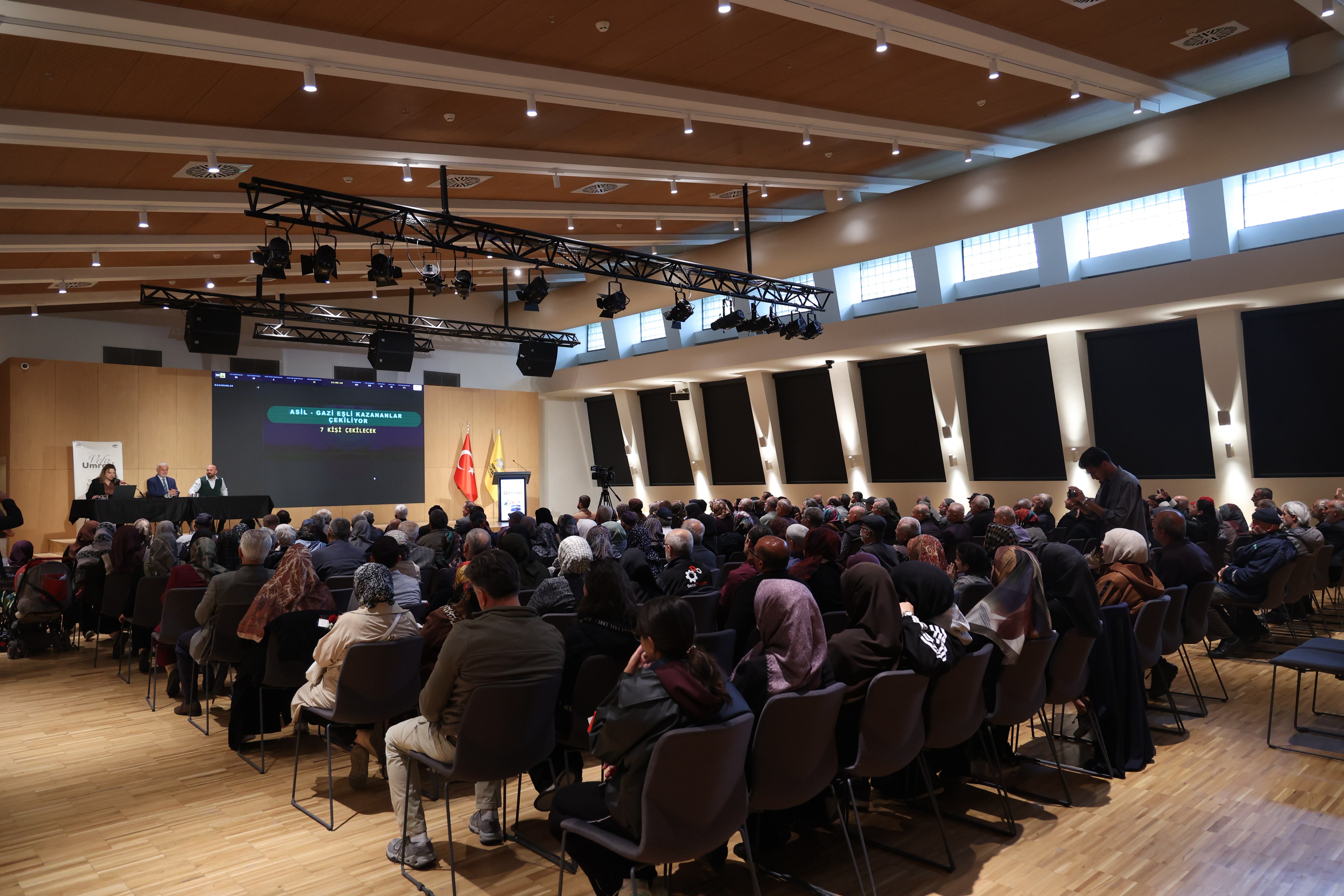 KONYA BÜYÜKŞEHİR’İN VEFA UMRESİ’NDE DÖRDÜNCÜ KAFİLE KURA HEYECANI YAŞADI