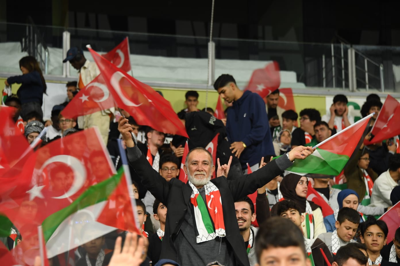 FİLİSTİN MİLLİ TAKIMI İLE KONYASPOR’UN KARŞILAŞTIĞI MAÇTA TÜM DÜNYAYA FİLİSTİN’E DESTEK MESAJI VERİLDİ