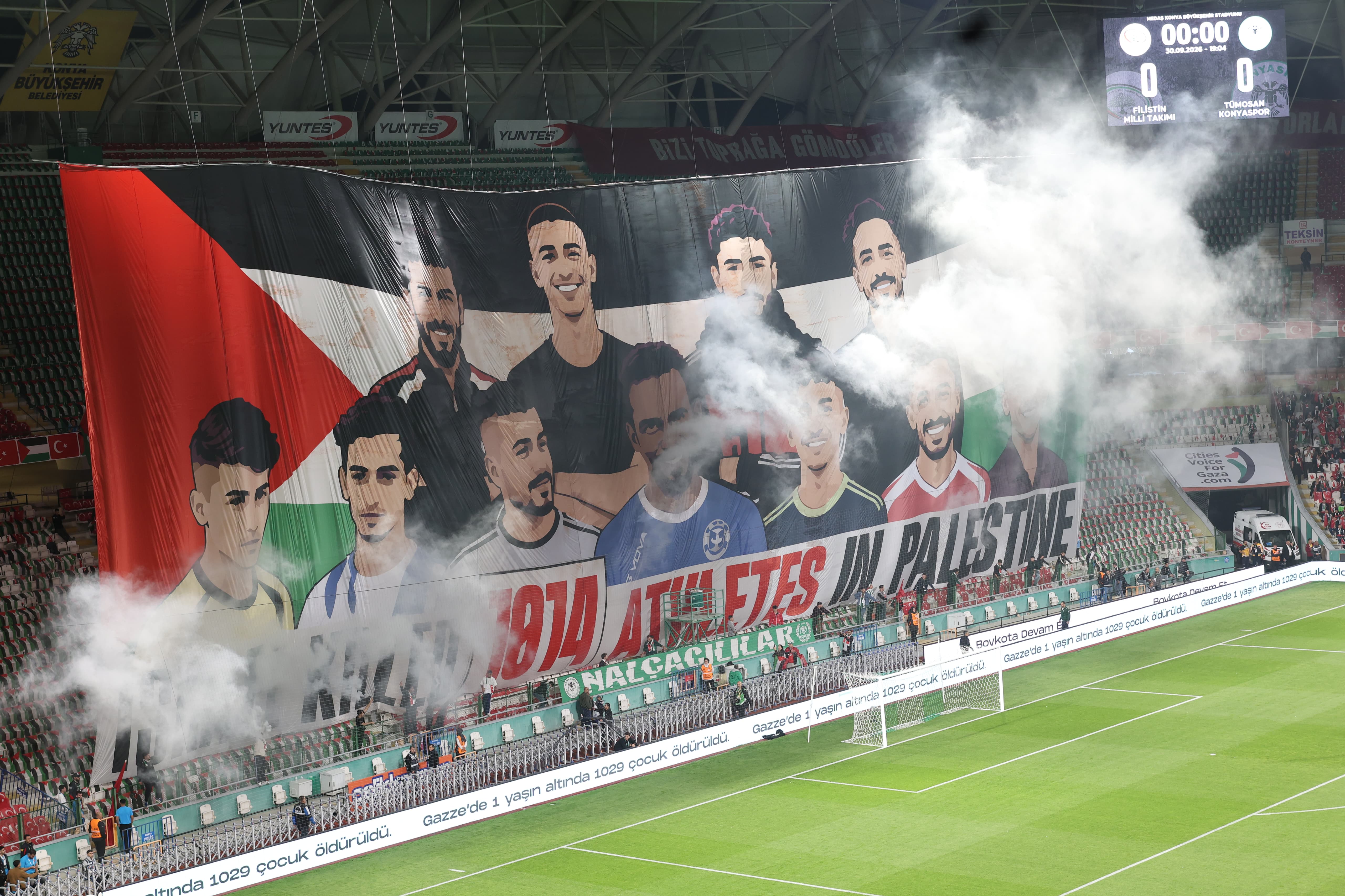FİLİSTİN MİLLİ TAKIMI İLE KONYASPOR’UN KARŞILAŞTIĞI MAÇTA TÜM DÜNYAYA FİLİSTİN’E DESTEK MESAJI VERİLDİ