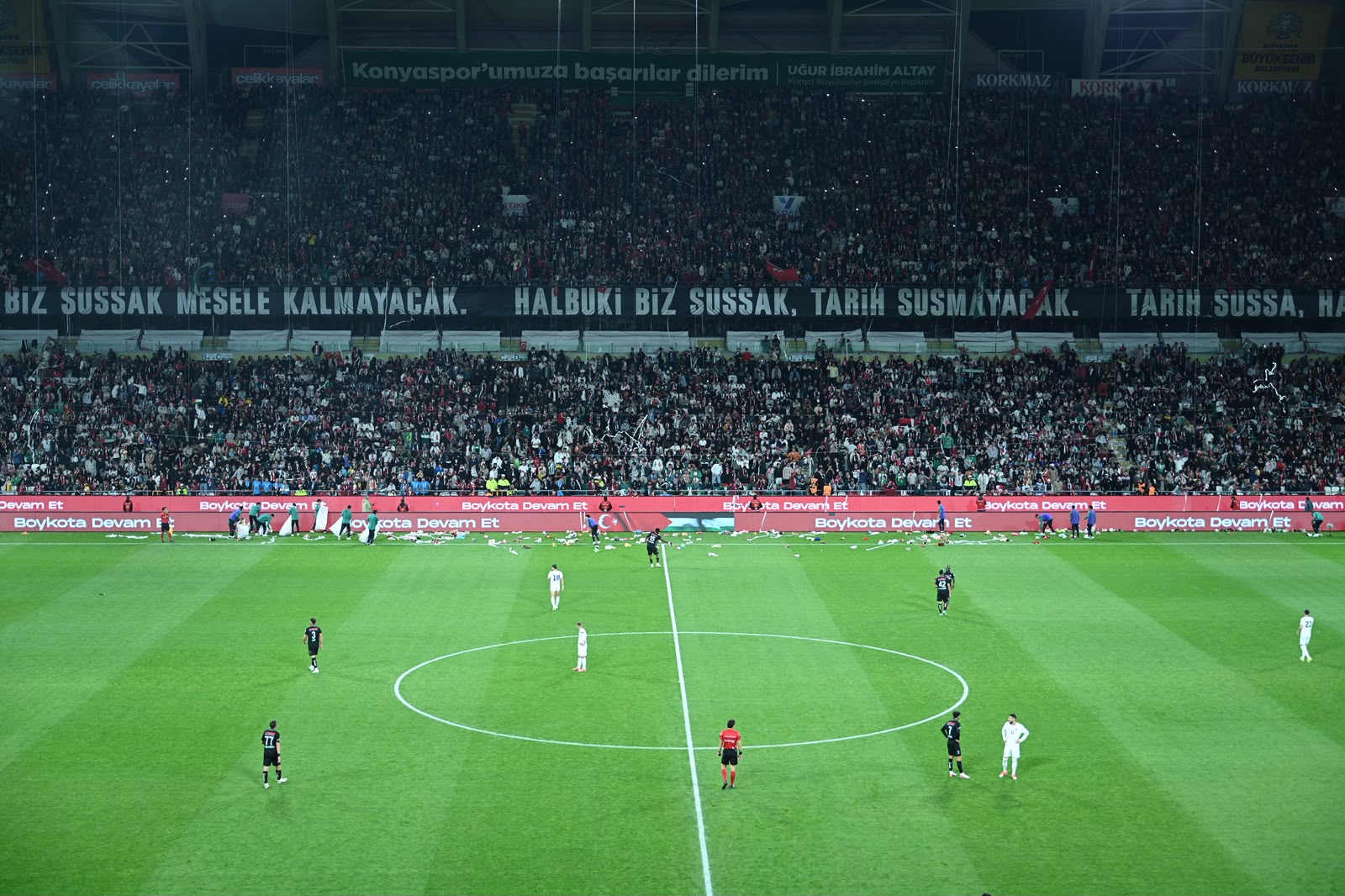 FİLİSTİN MİLLİ TAKIMI İLE KONYASPOR’UN KARŞILAŞTIĞI MAÇTA TÜM DÜNYAYA FİLİSTİN’E DESTEK MESAJI VERİLDİ