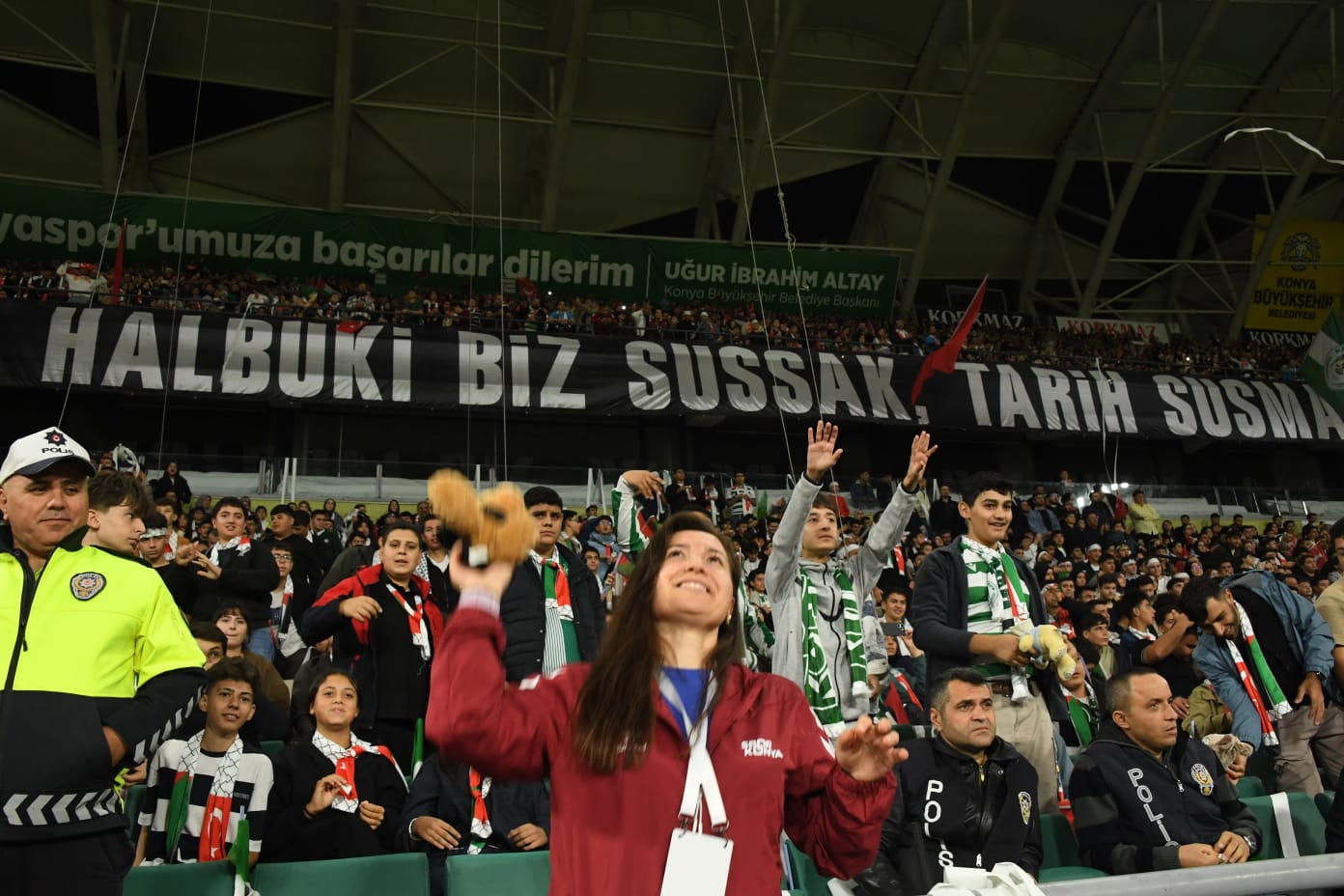 FİLİSTİN MİLLİ TAKIMI İLE KONYASPOR’UN KARŞILAŞTIĞI MAÇTA TÜM DÜNYAYA FİLİSTİN’E DESTEK MESAJI VERİLDİ
