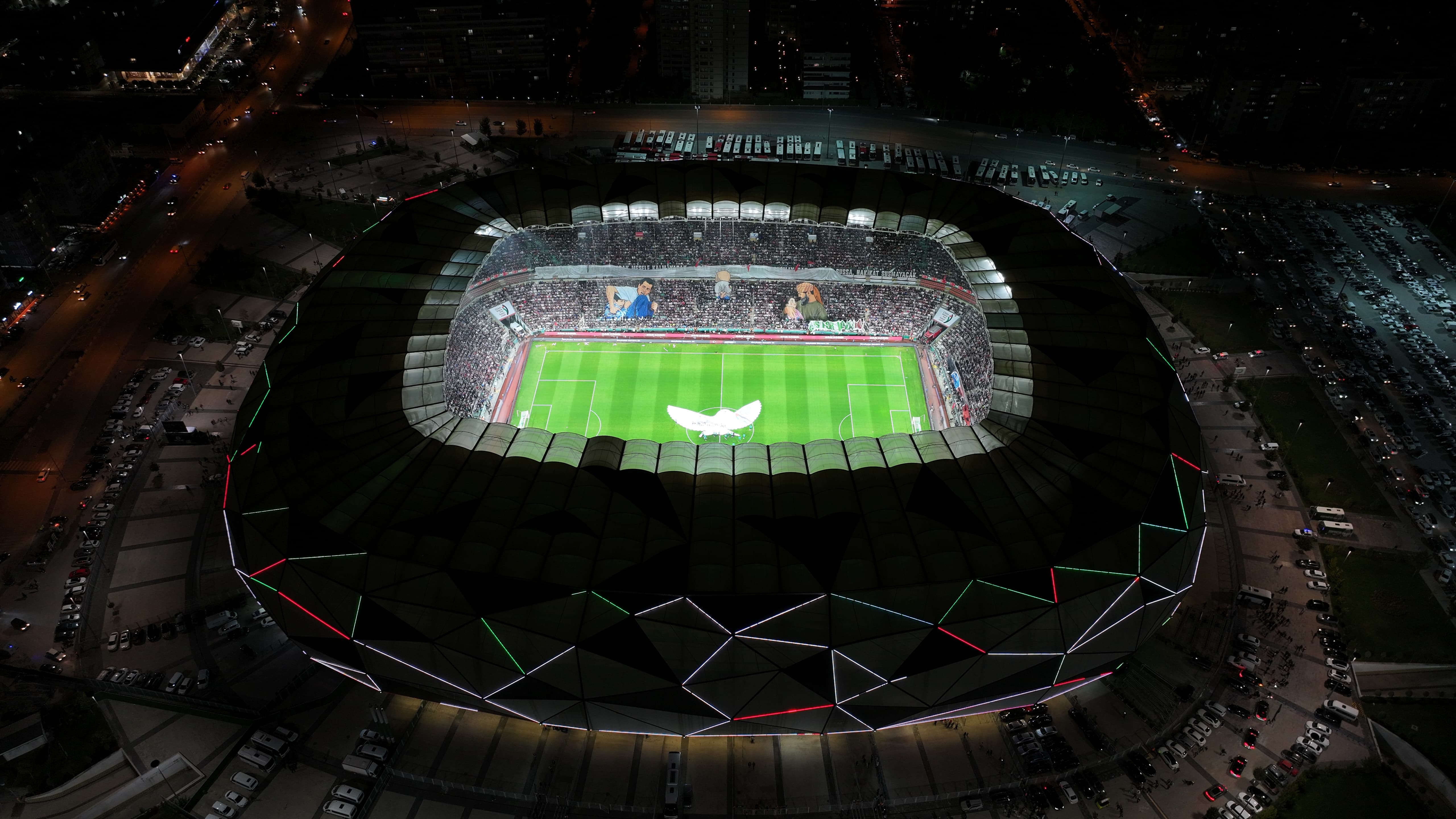 FİLİSTİN MİLLİ TAKIMI İLE KONYASPOR’UN KARŞILAŞTIĞI MAÇTA TÜM DÜNYAYA FİLİSTİN’E DESTEK MESAJI VERİLDİ